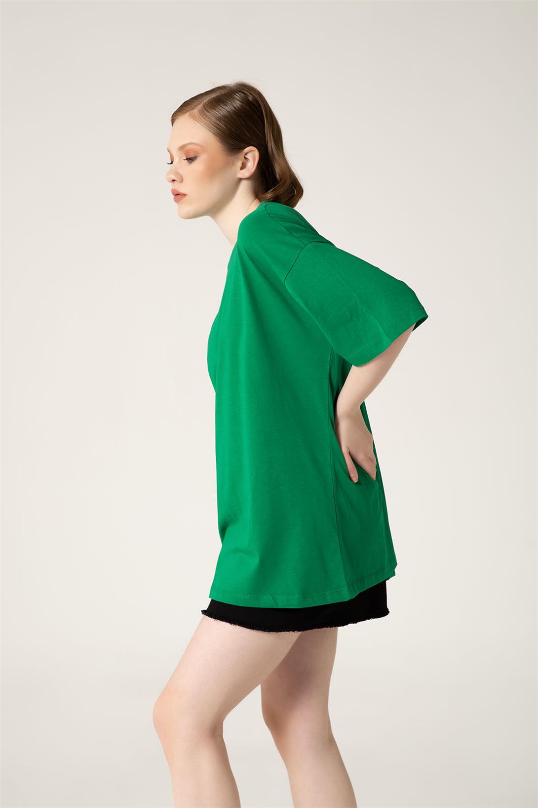 Avrile Kadın Oversize T-Shirt BENETTON A23-10111