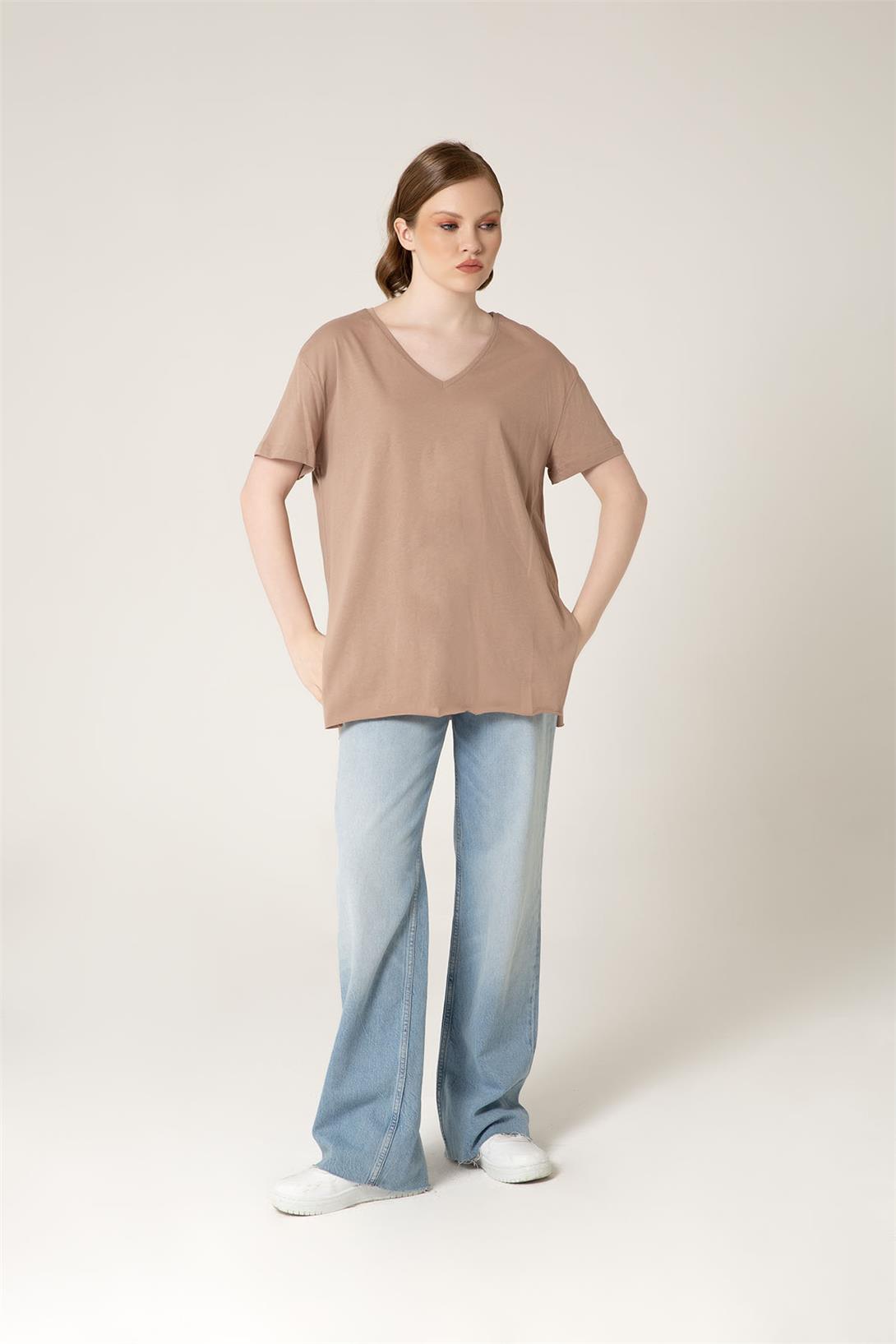 Avrile Kadın V Yaka Basic T-Shirt CAMEL A23-10115