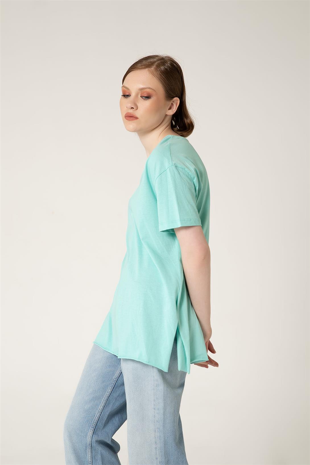 Avrile Kadın V Yaka Basic T-Shirt MİNT A23-10115