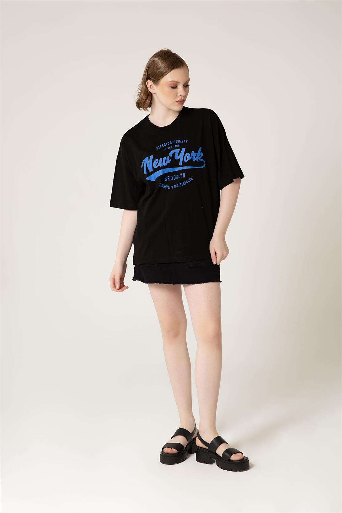 Avrile Kadın Yazı Baskılı Oversize T-Shirt SİYAH MA23-1000