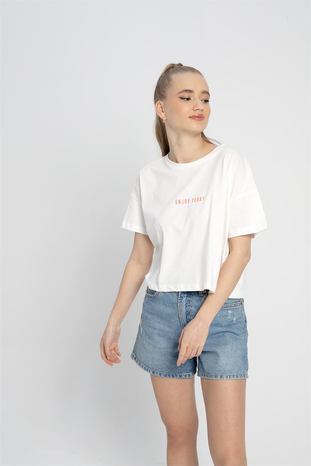 Avrile Kadın Yazı Baskılı T-Shirt EKRU A23-10101