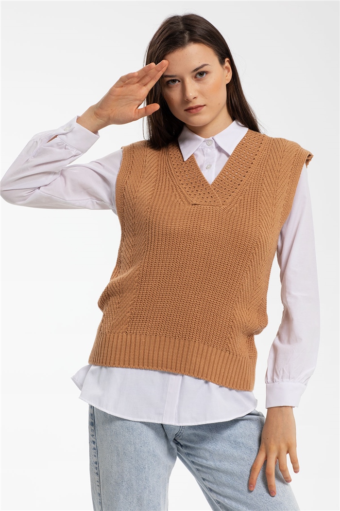 Avrile V Yaka Yırtmaçlı İçi Gömlekli Triko Süveter  CAMEL  A91320-S