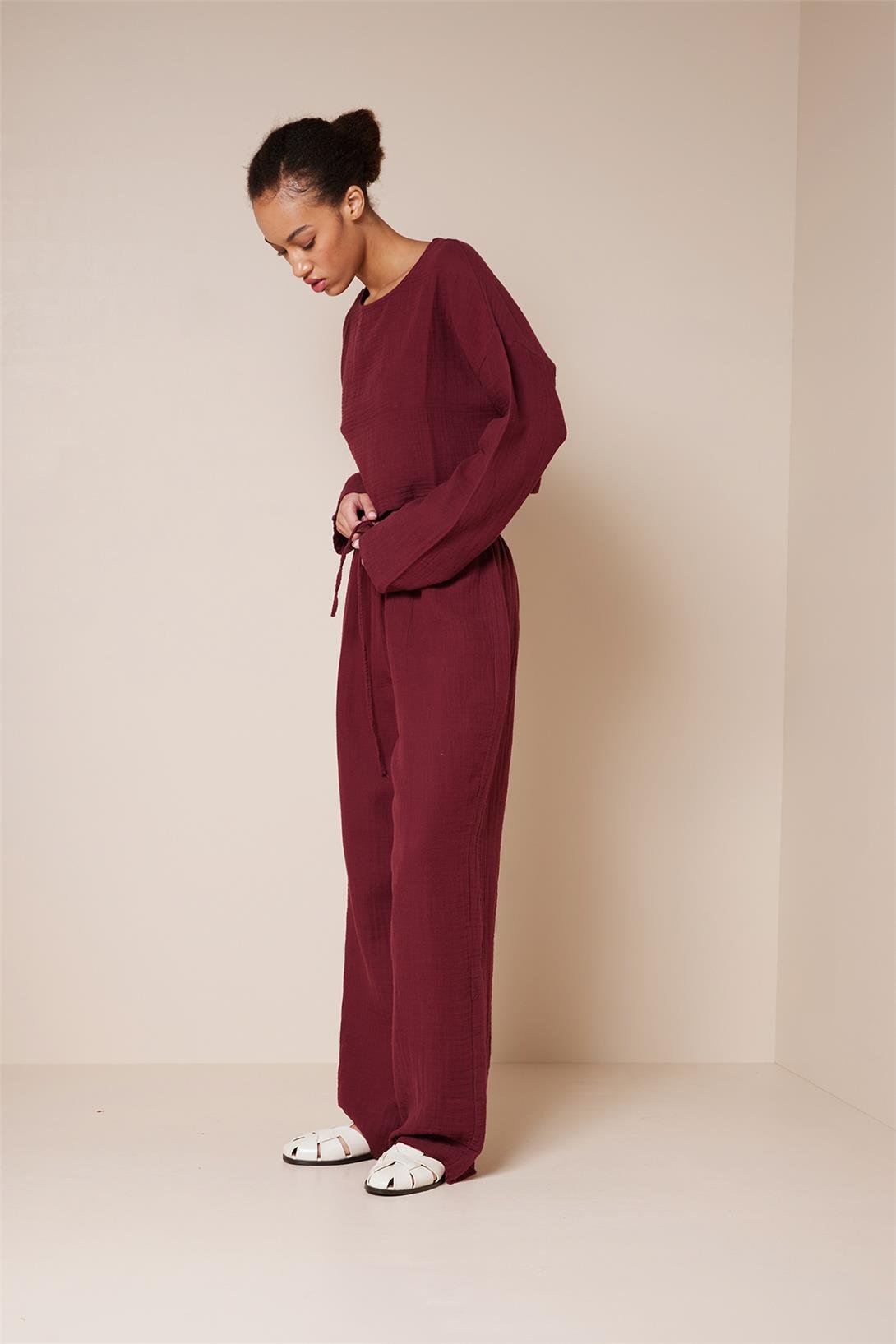 Nisan  BELİ BAĞCIKLI DÖKÜMLÜ PANTOLON BORDO NB25-1003