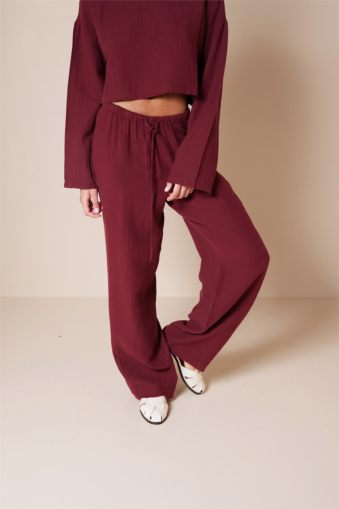 Nisan  BELİ BAĞCIKLI DÖKÜMLÜ PANTOLON BORDO NB25-1003