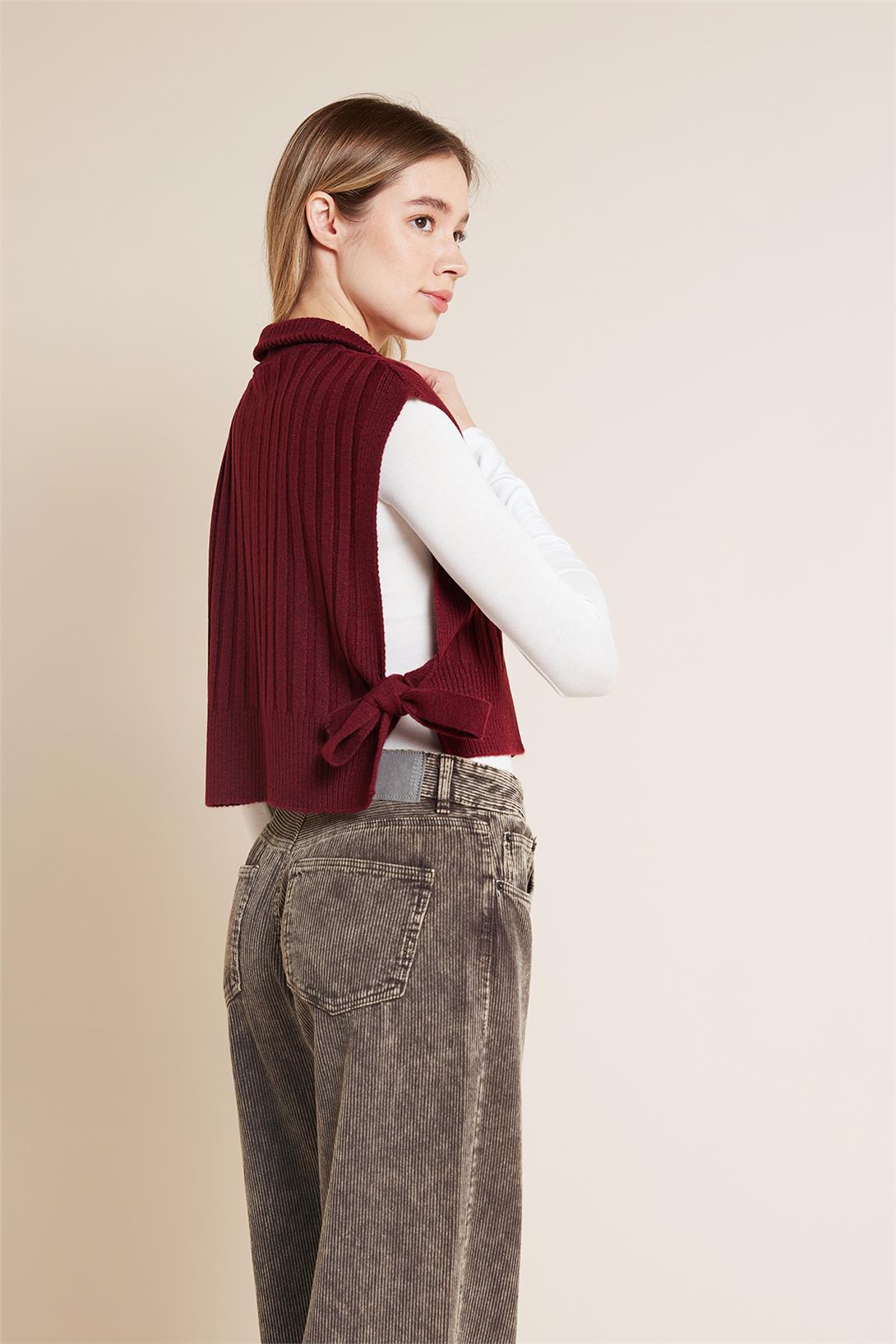 Nisan  FERMUARLI YELEK KOMBİN DETAYLI T-SHIRT BORDO TT4474-Z