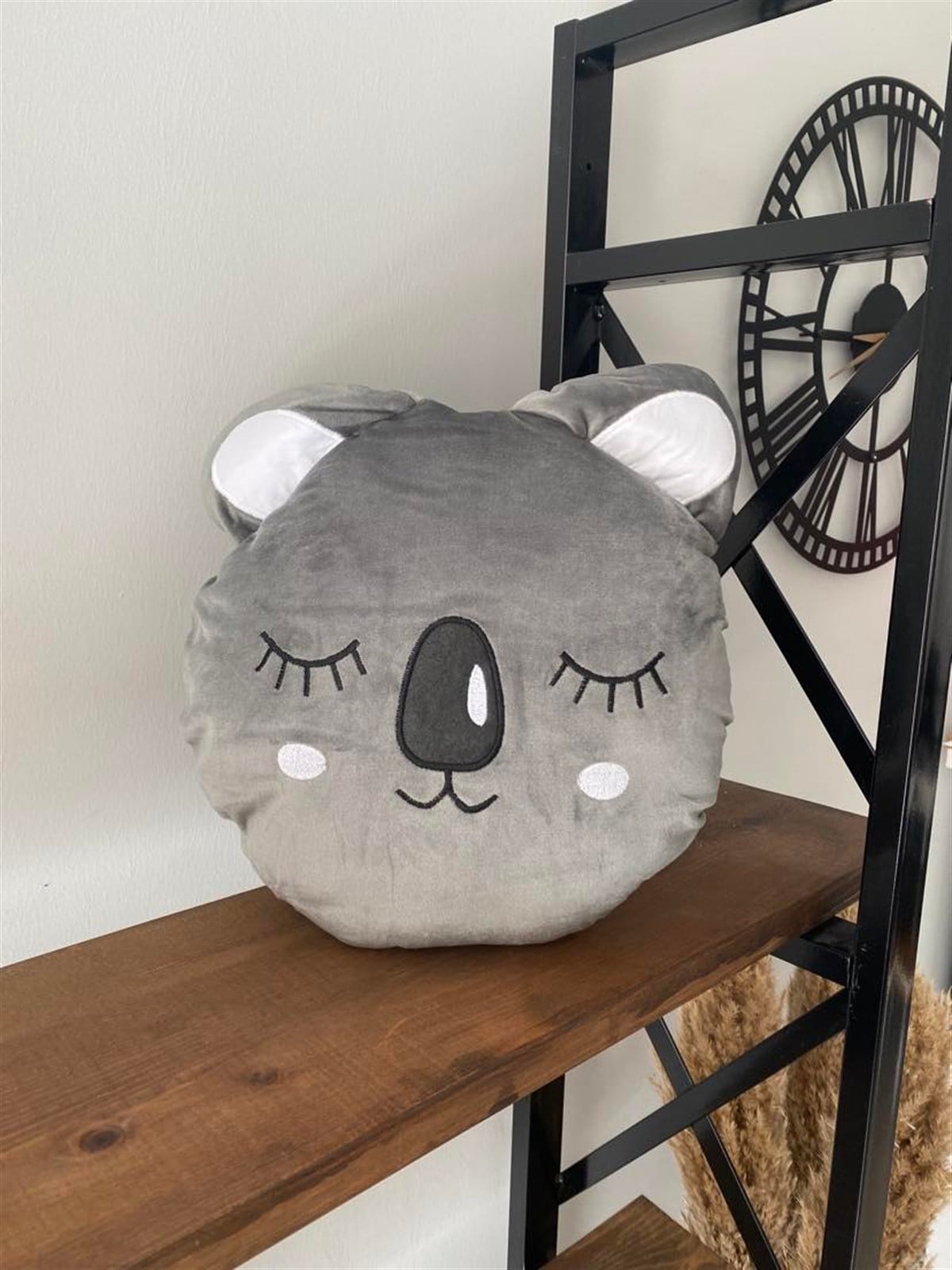 Gri Peluş Panda Tasarımlı Yastık
