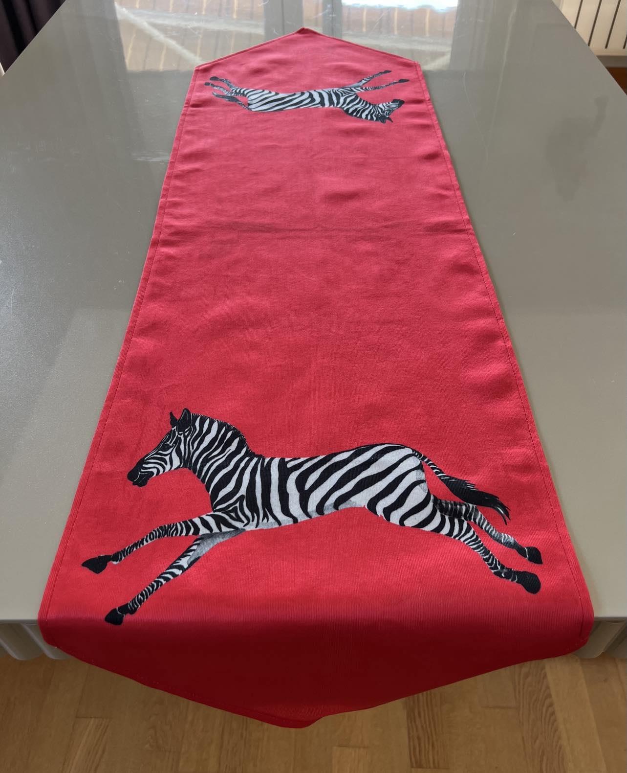 Zebra Desenli Mercan Renk 35*135 cm Runner