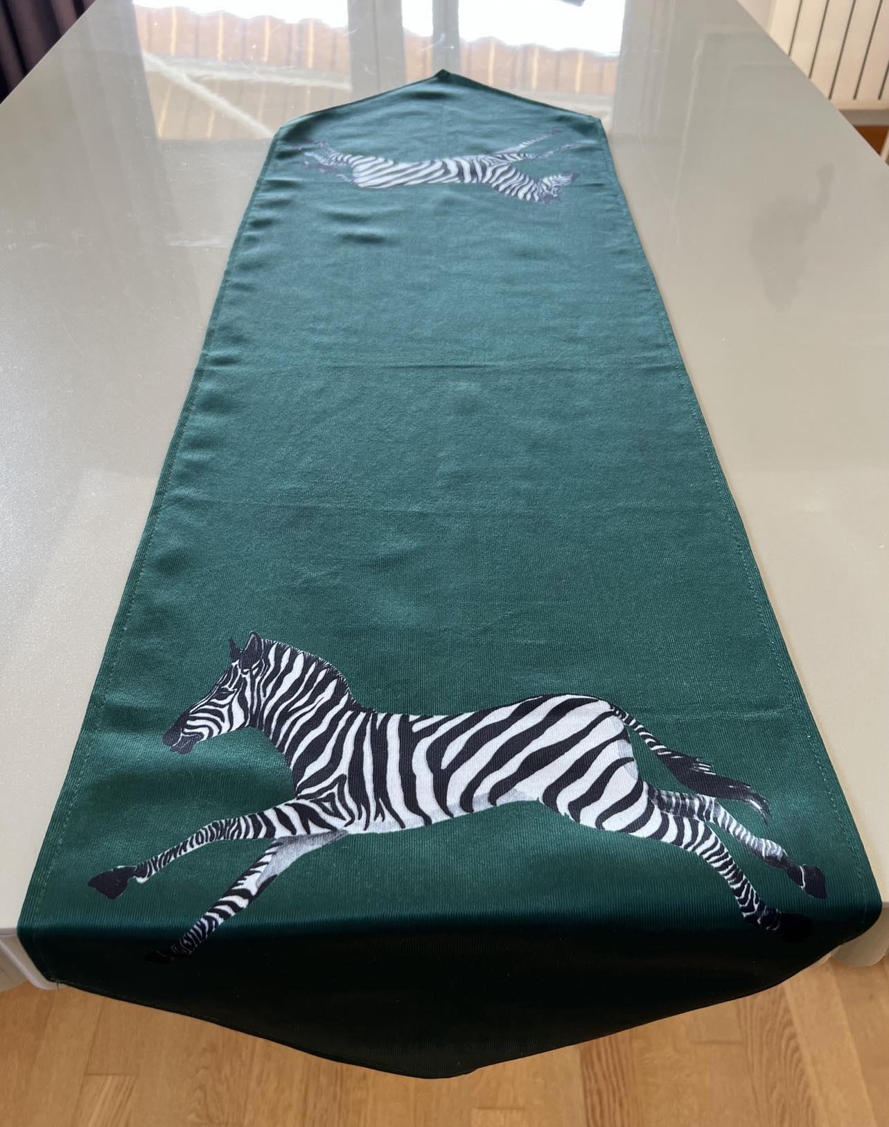 Zebra Desenli Yeşil Renk 35*135 cm Runner