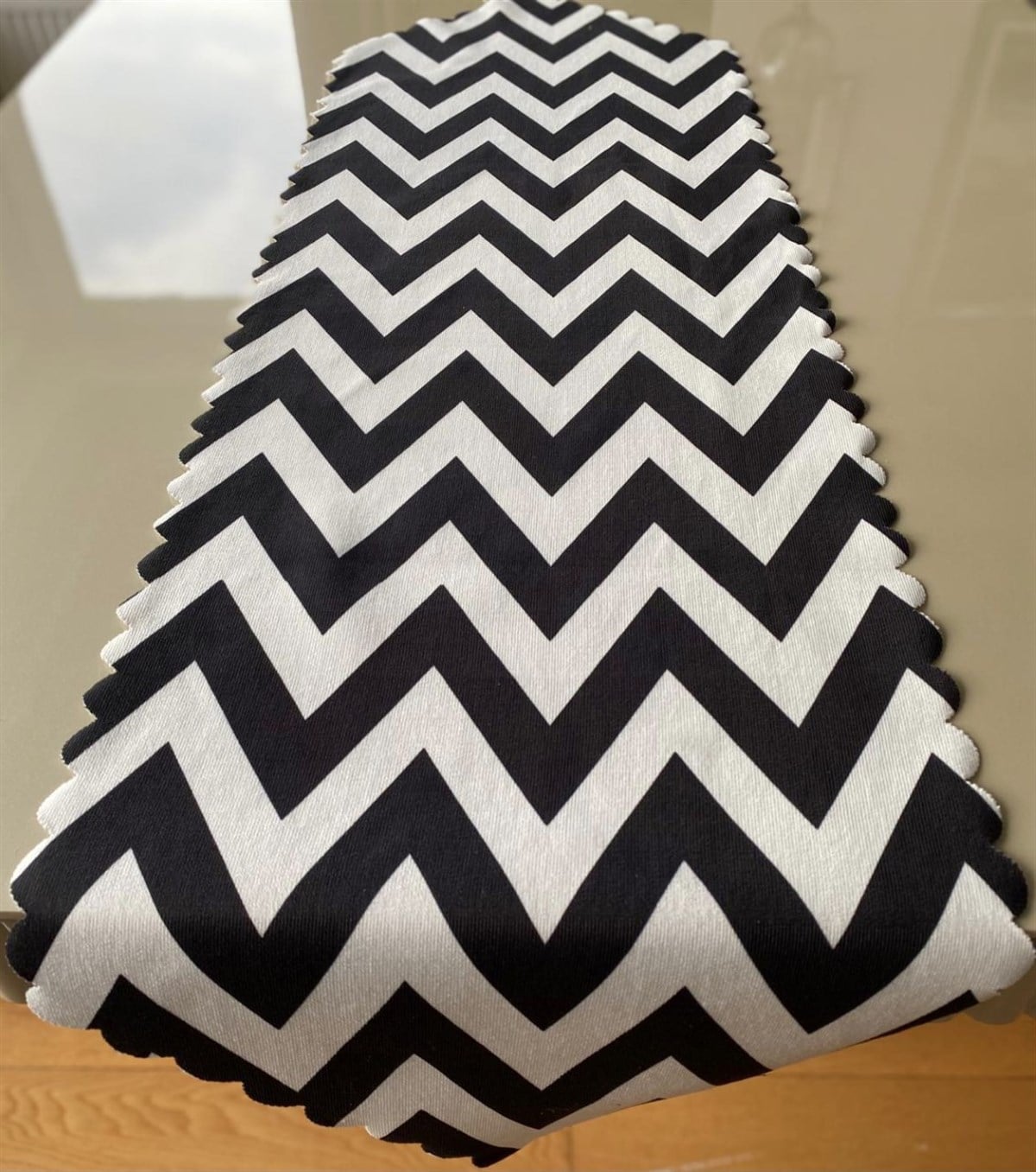 Zigzag Desenli Dijital Baskılı Özel Tasarım Runner