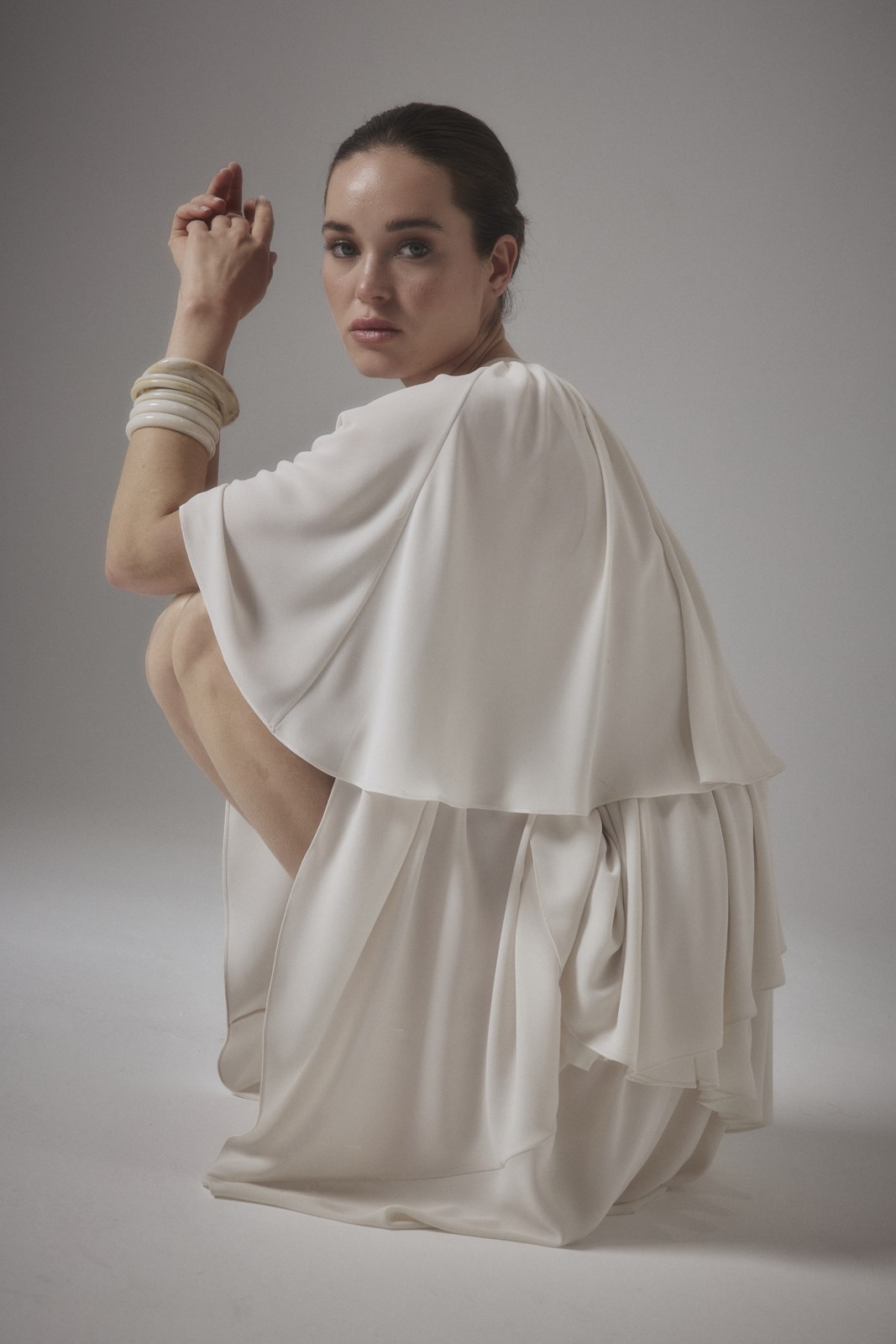CLARA OMUZ DETAYLI ELBİSE