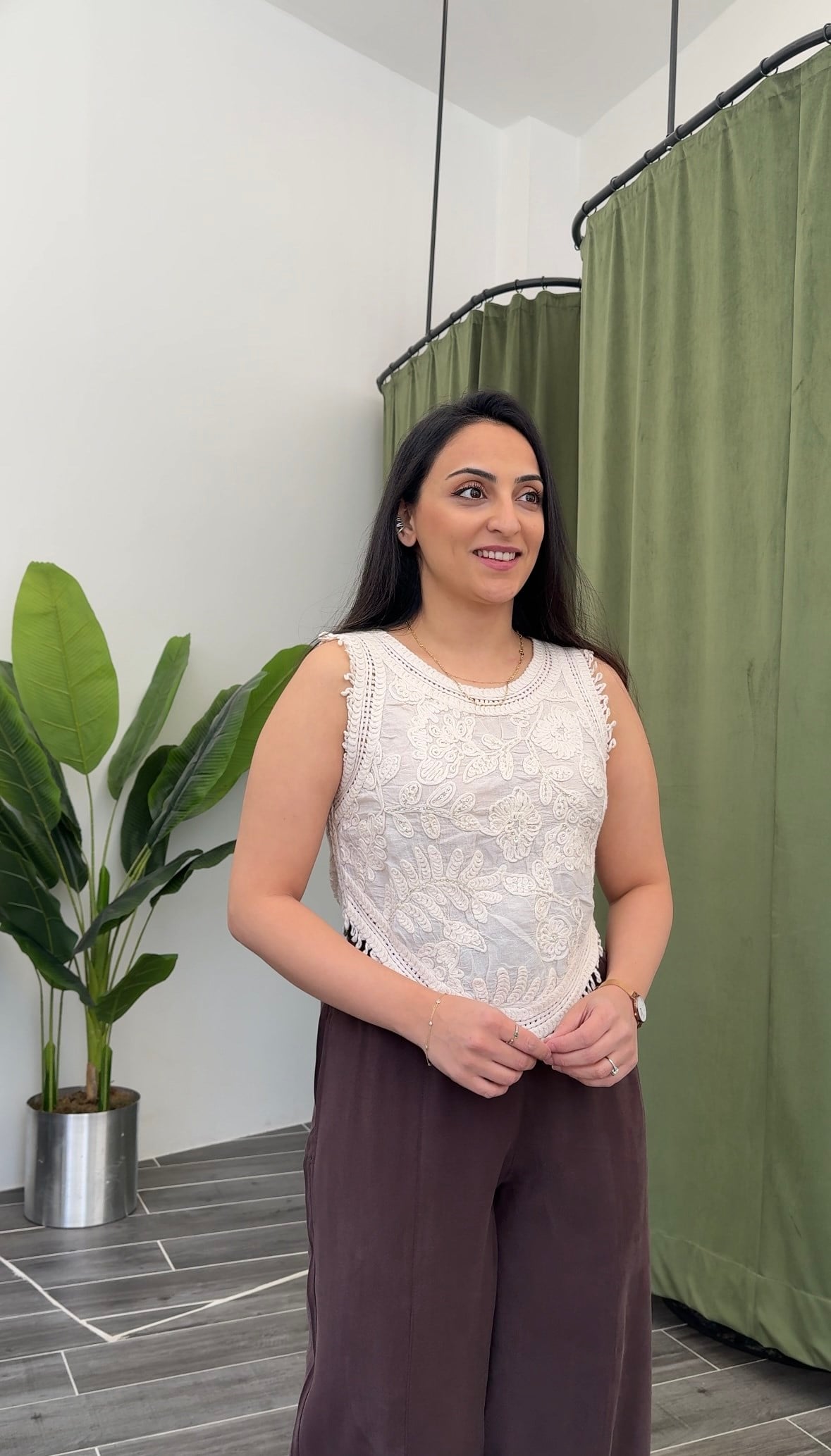 Bej Taş Nakış İşleme Zarif Bluz