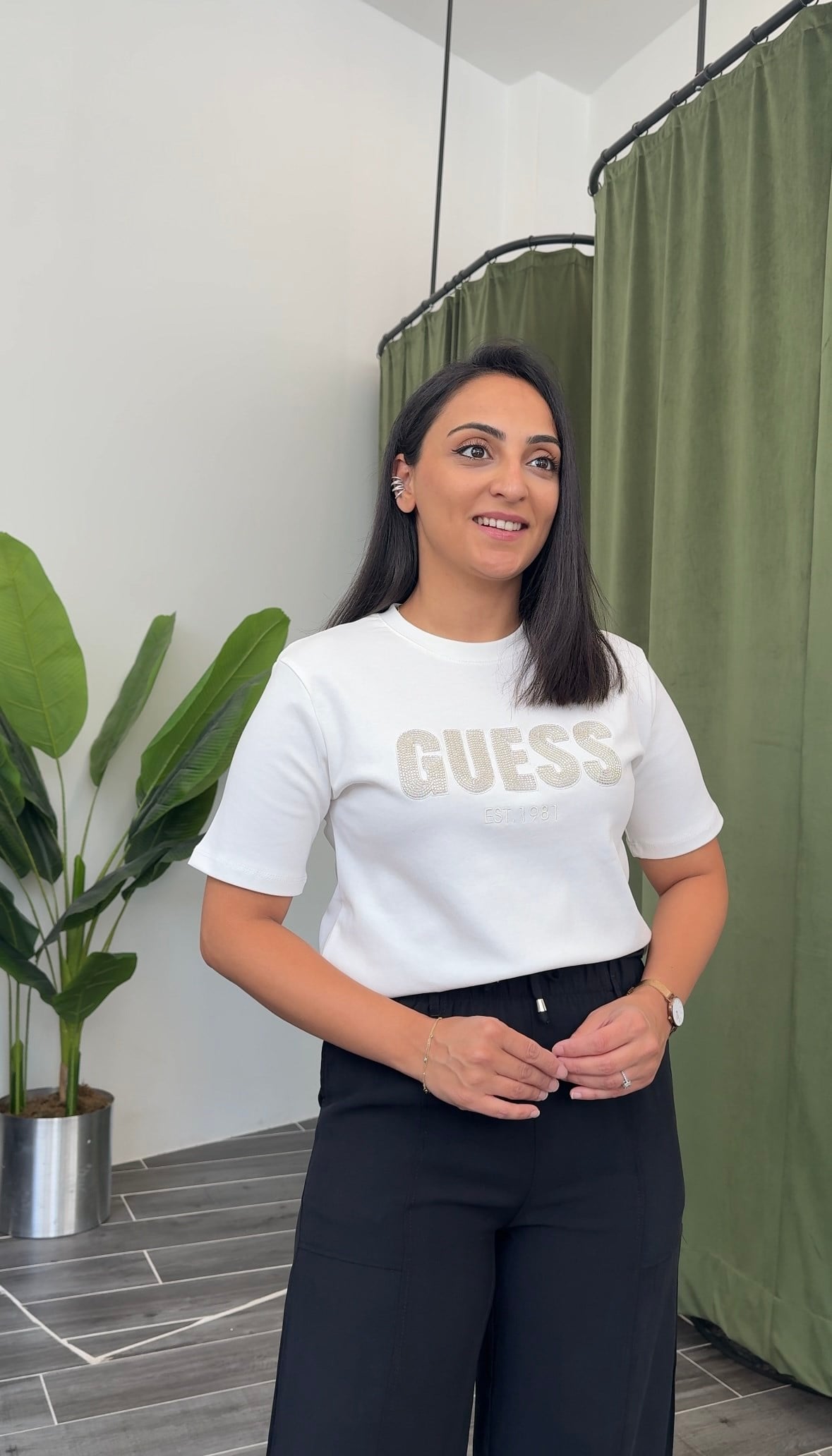 Beyaz Guess Taş İşlemeli Tişört