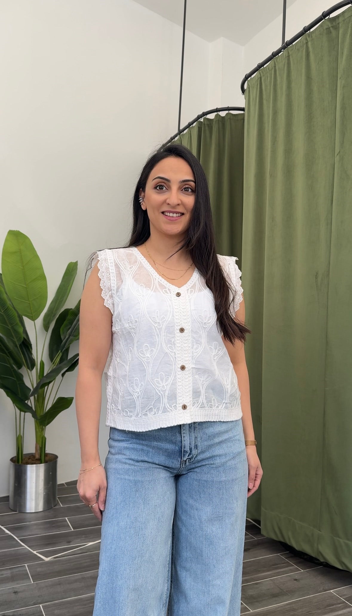 Beyaz Nakış Detaylı İthal Yelek