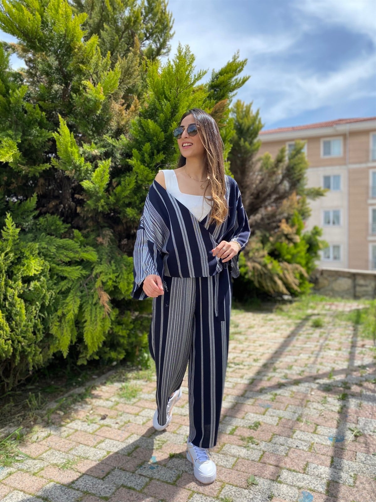Çizgi Desenli Lacivert Spor Takım