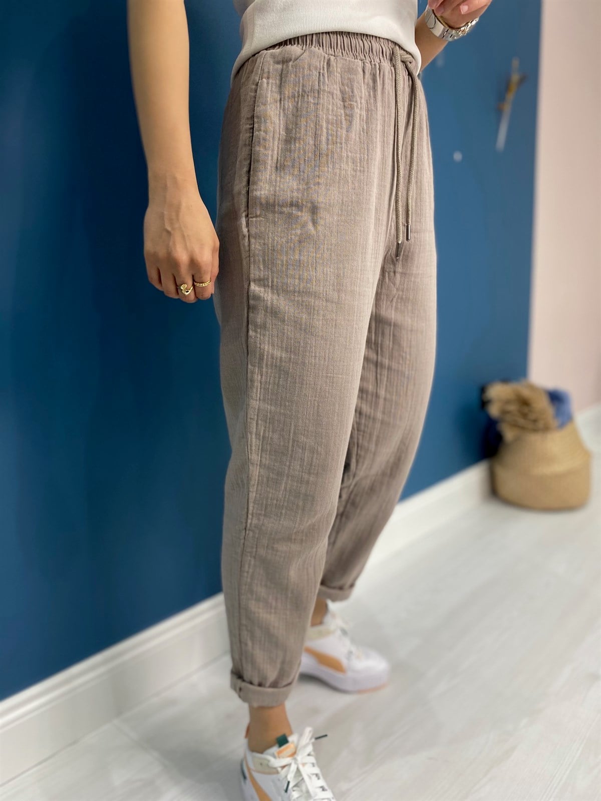 Beli Lastikli Bej Keten Pantolon