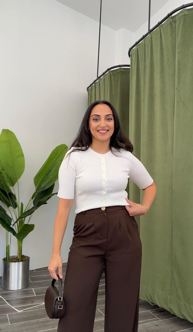 Beyaz Düğme Detaylı Triko Bluz