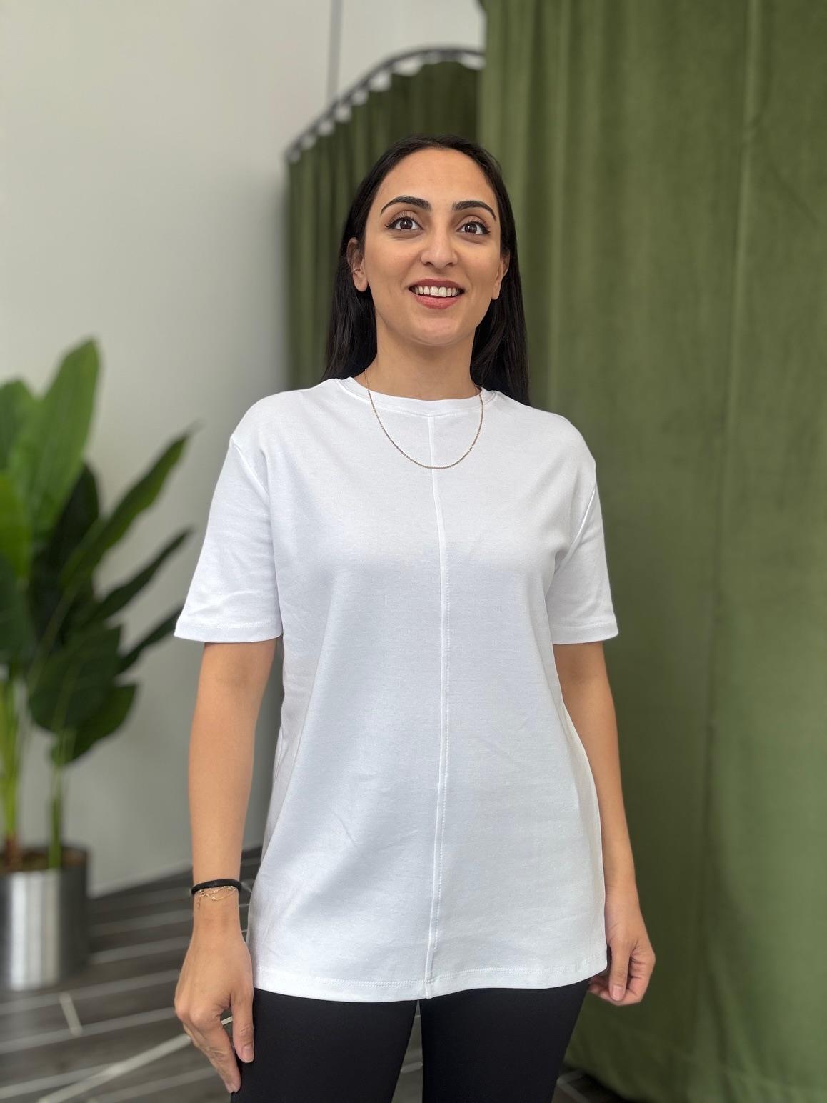 Beyaz Önü Dikişli Pamuklu Tişört