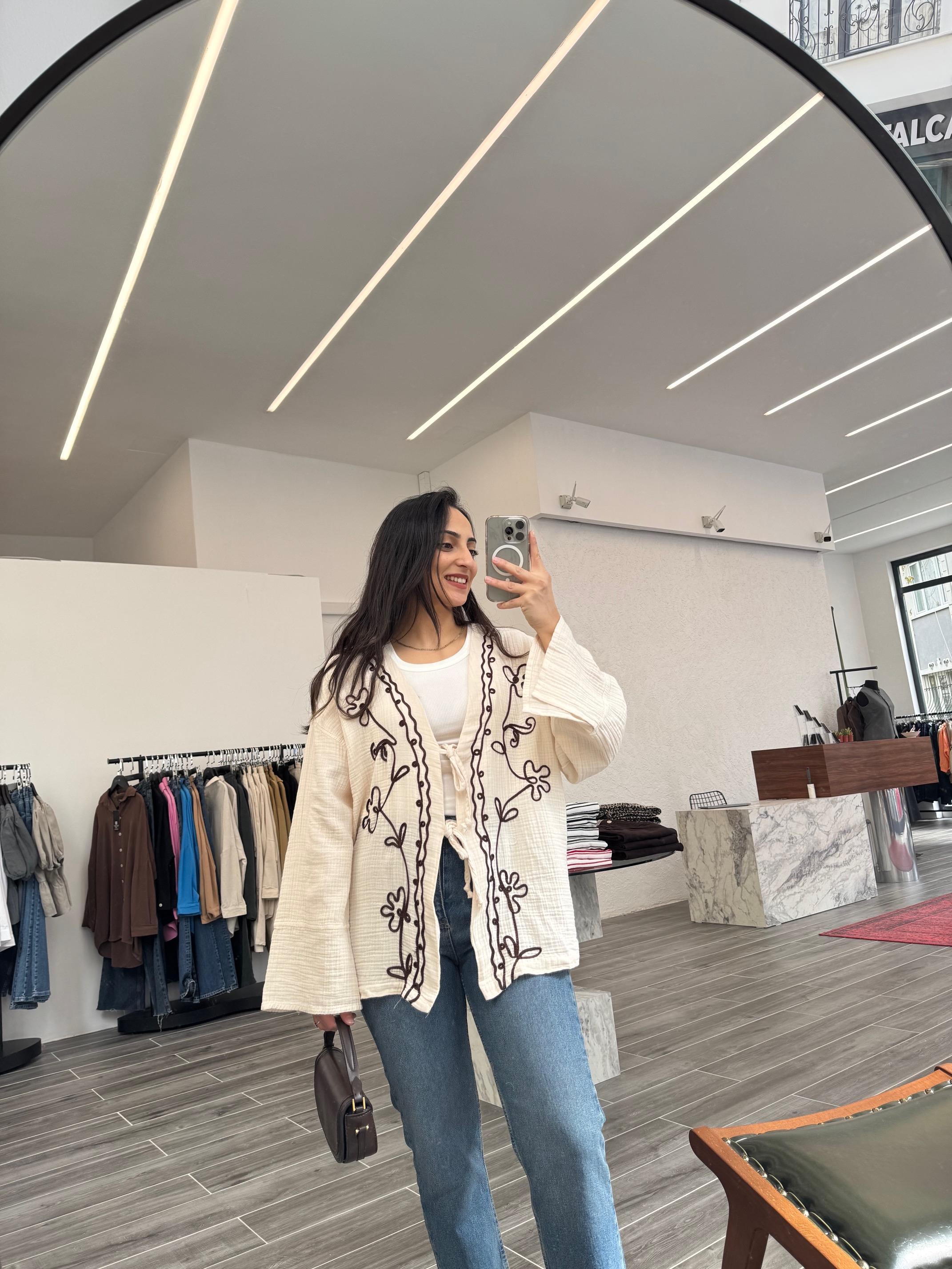 Ekru Nakışlı Müslin Kimono 