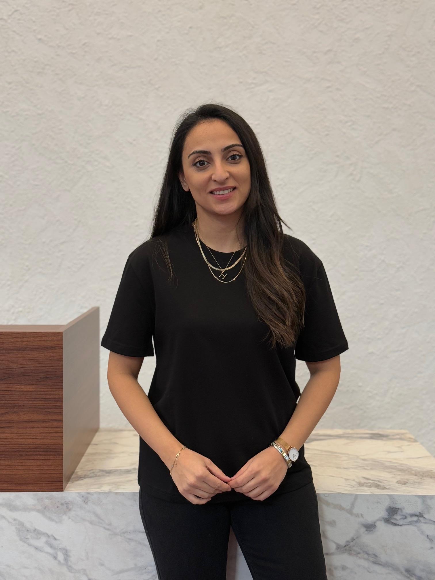 Siyah Dilvin Dekoratif  Dikişli Tok Dokulu Tişört