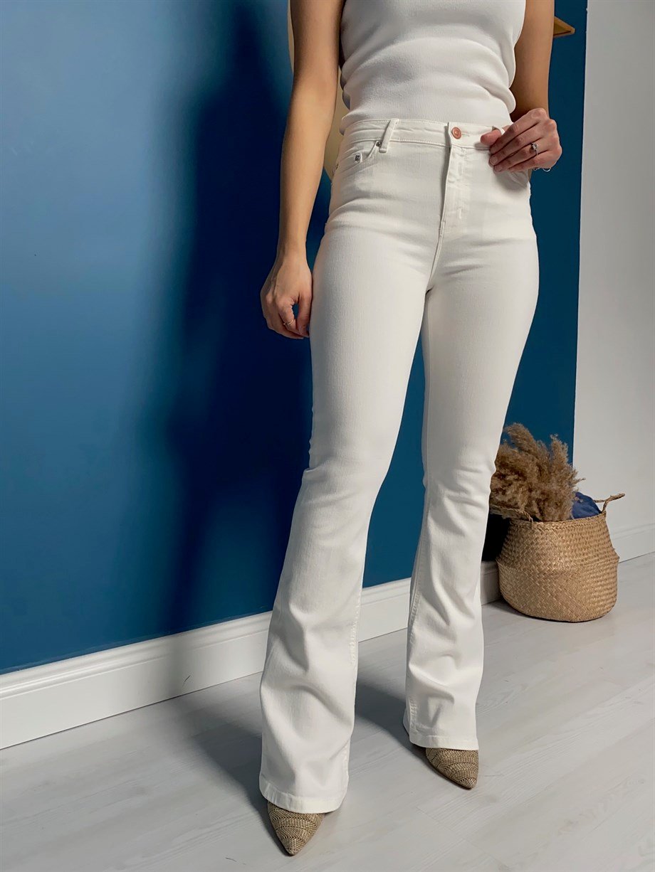 Zara İspanyol Paça Beyaz Jean