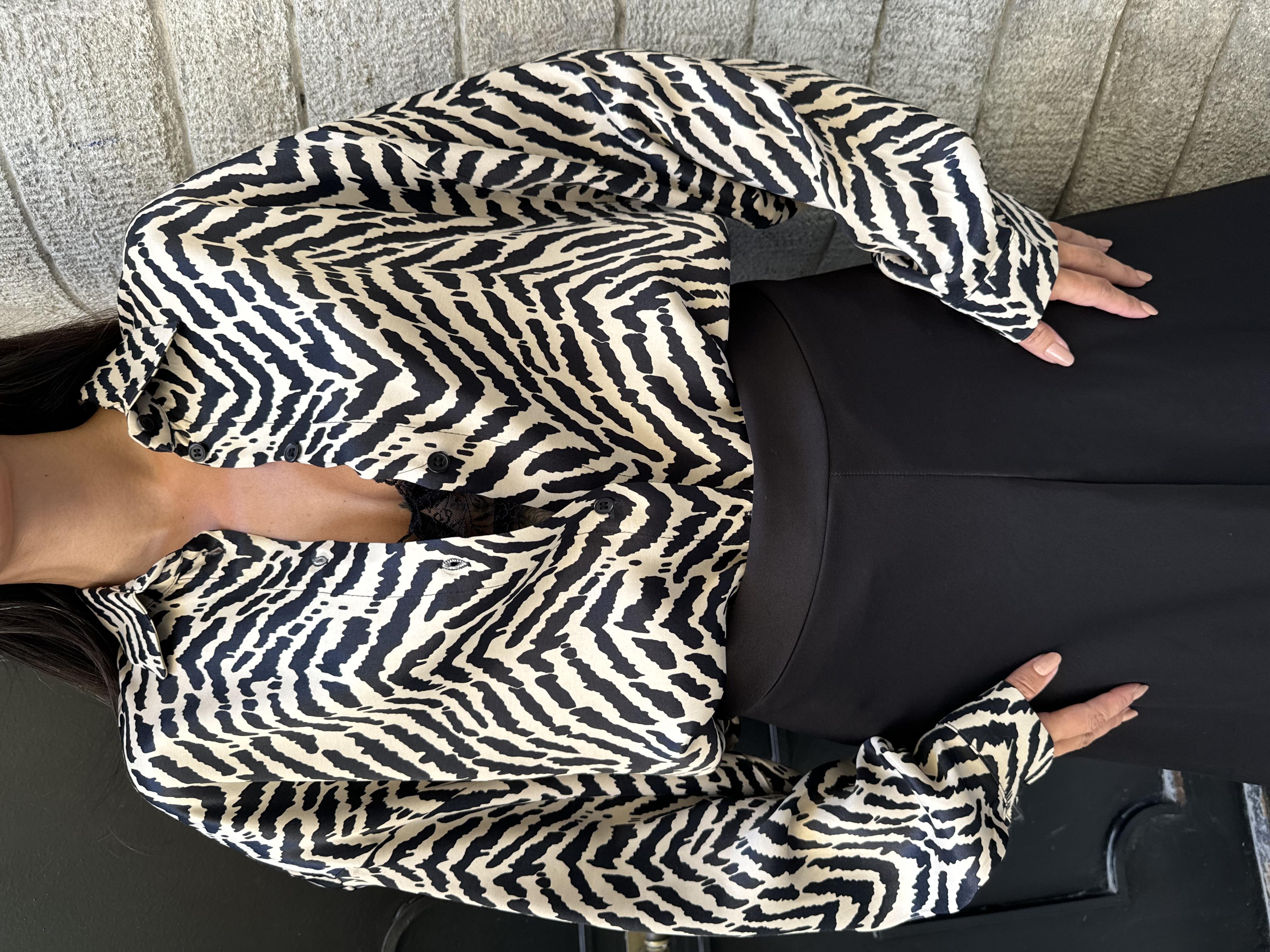 Bej Floş Saten Zebra Desen Gömlek