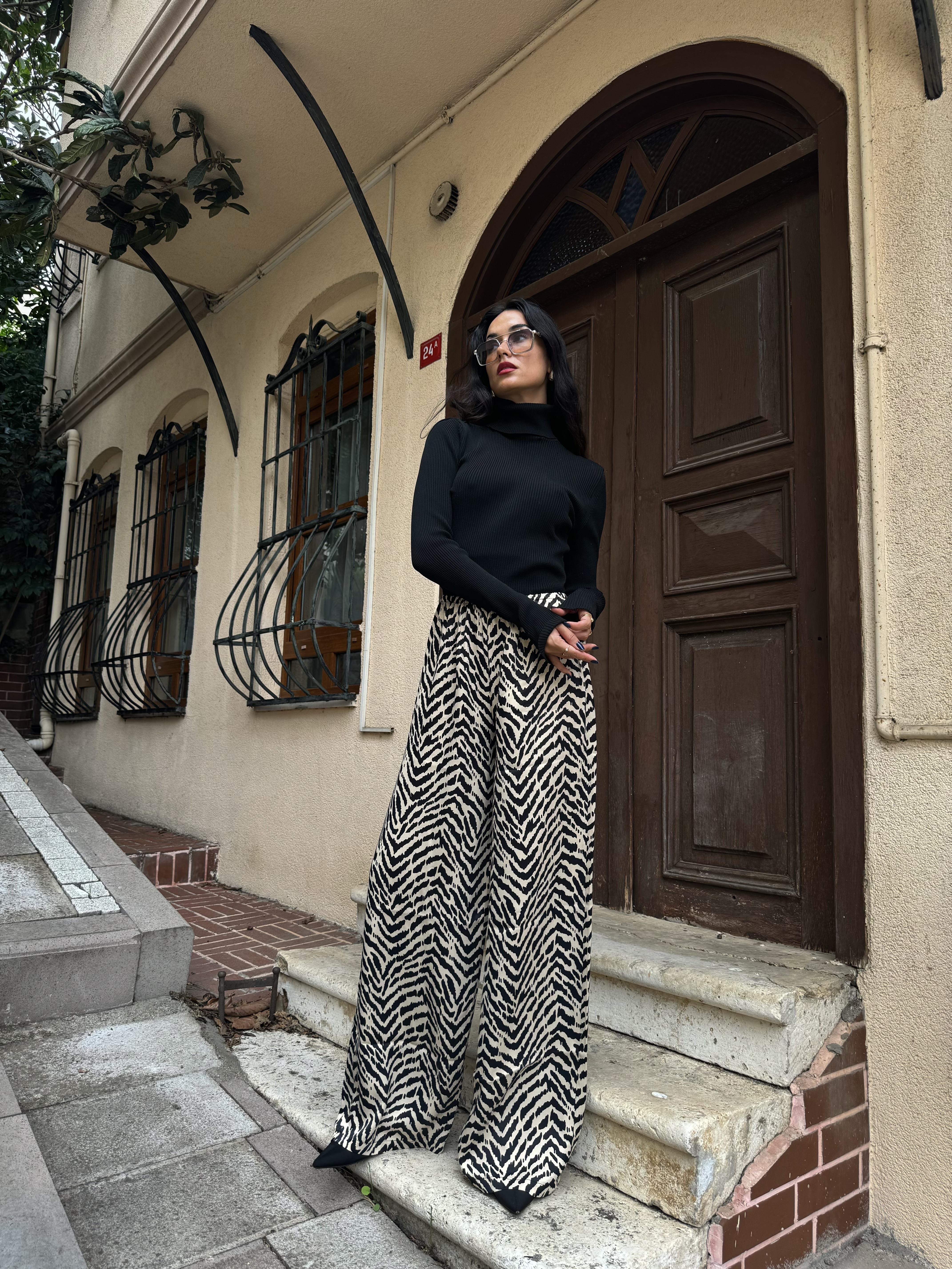 Bej Floş Saten Zebra Desen Pantolon