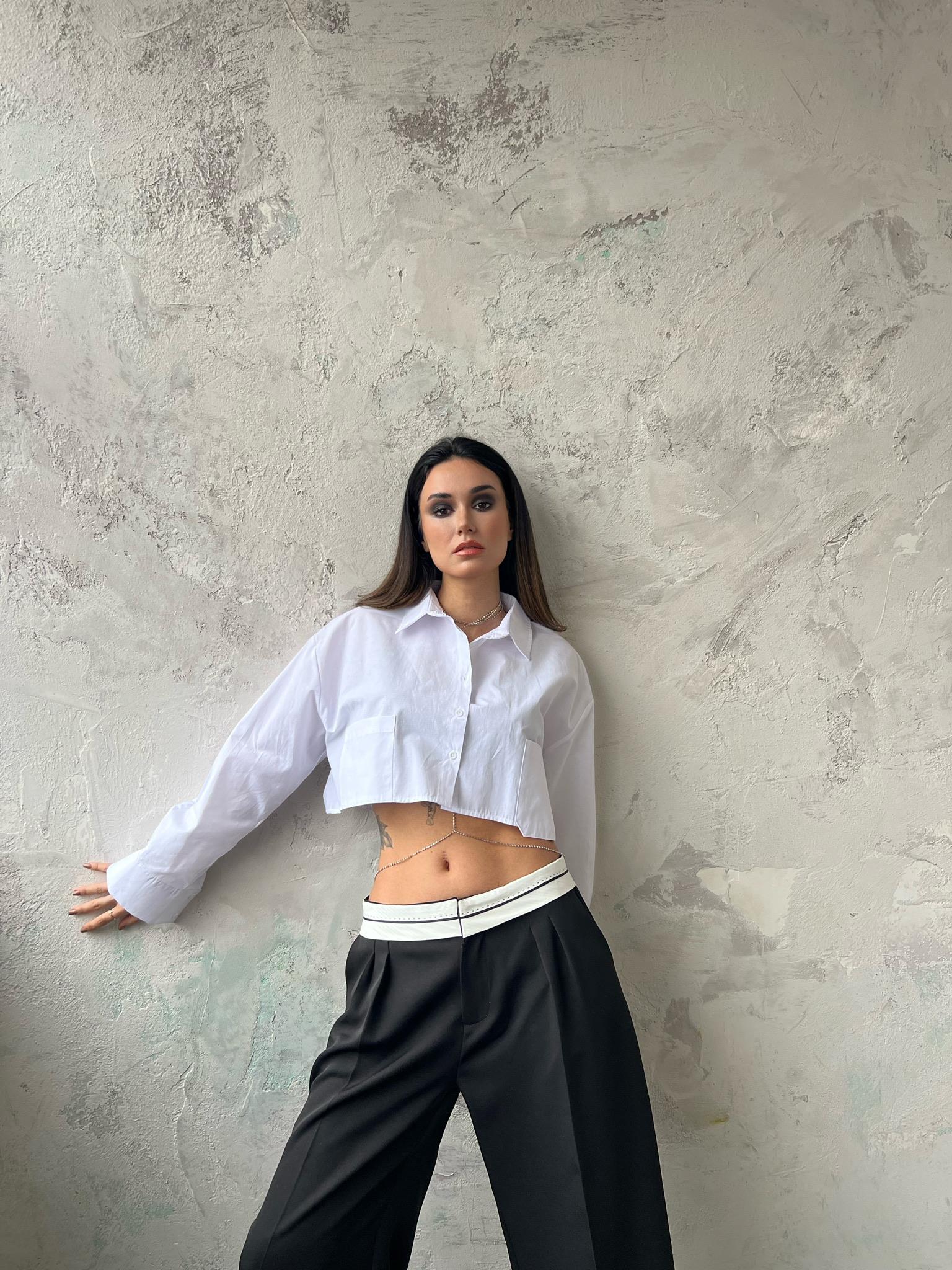 Beyaz Cepli Kısa Crop Gömlek 25205