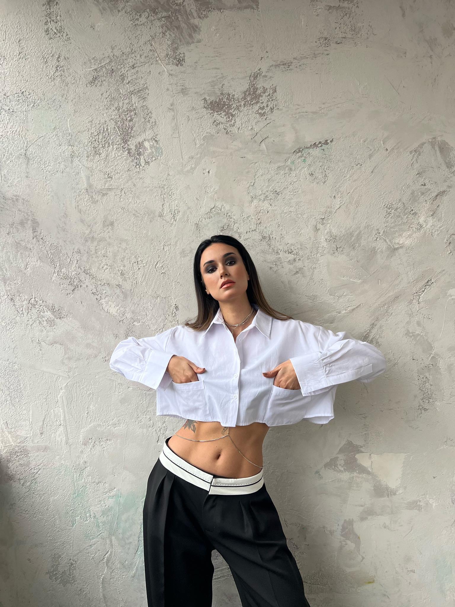 Beyaz Cepli Kısa Crop Gömlek 25205