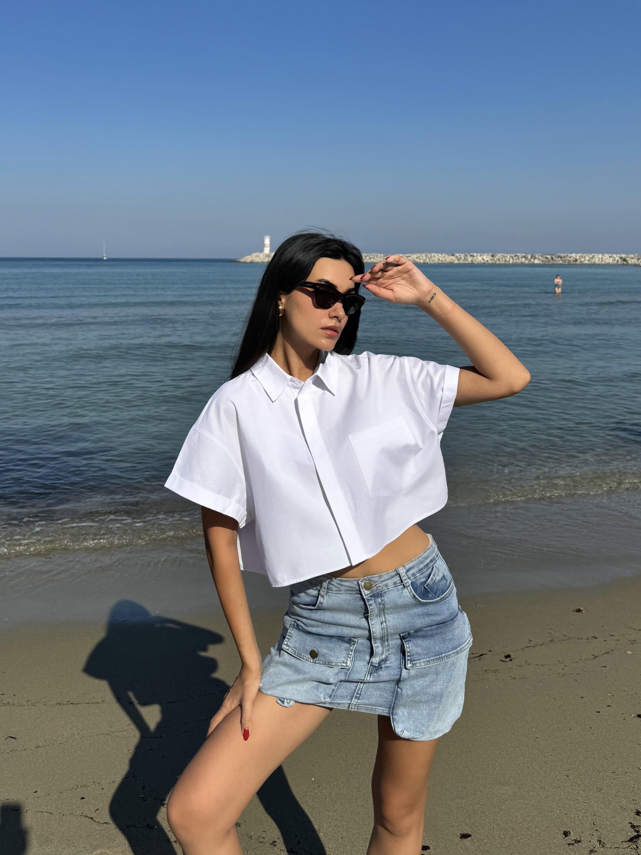 Beyaz Oversize Kısa Kollu Kısa Pamuk Gömlek 27311 Beyaz Oversize Kısa Kollu Kısa Pamuk Gömlek 27311