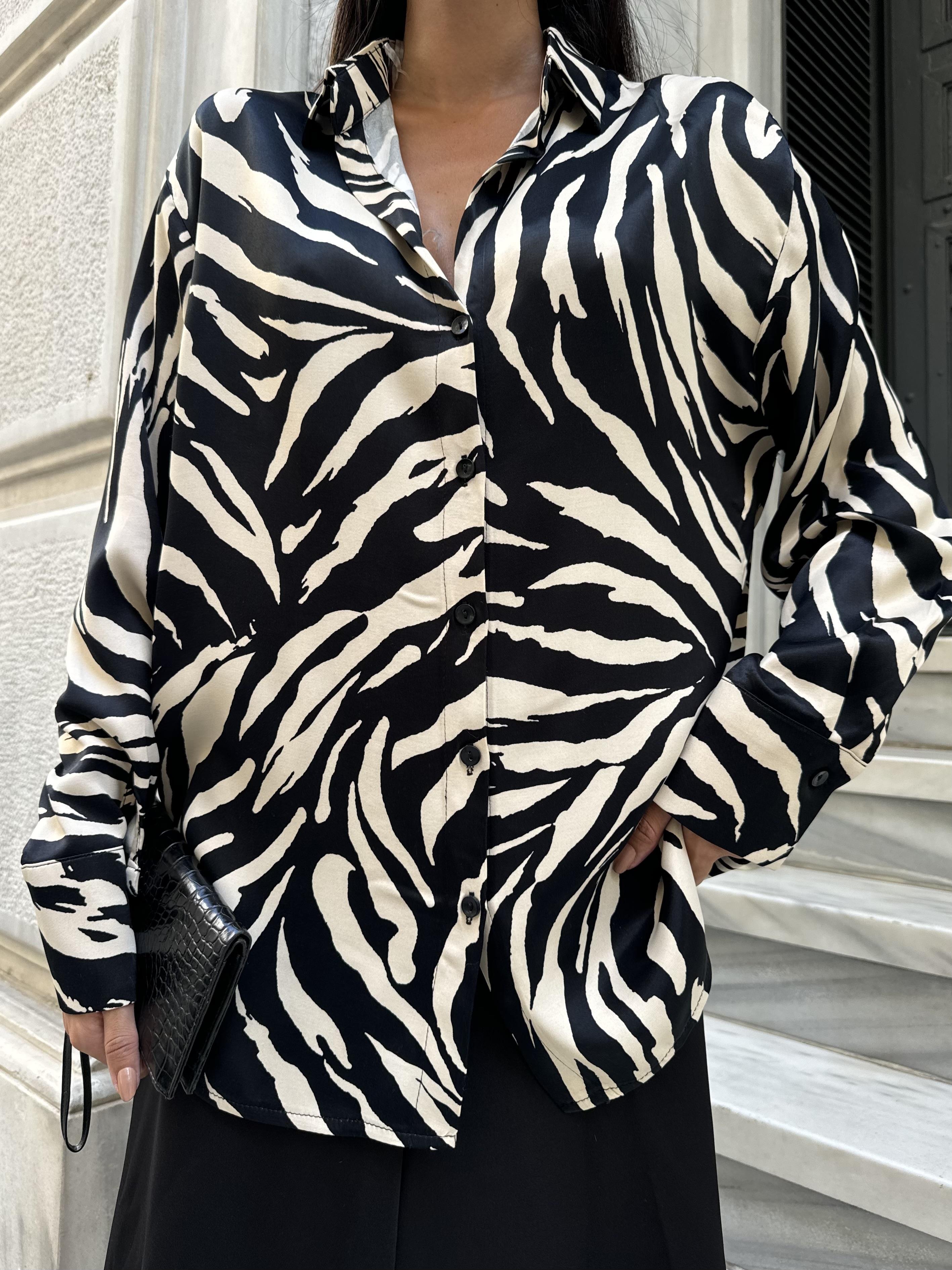 Floş Saten Zebra Desenli Gömlek