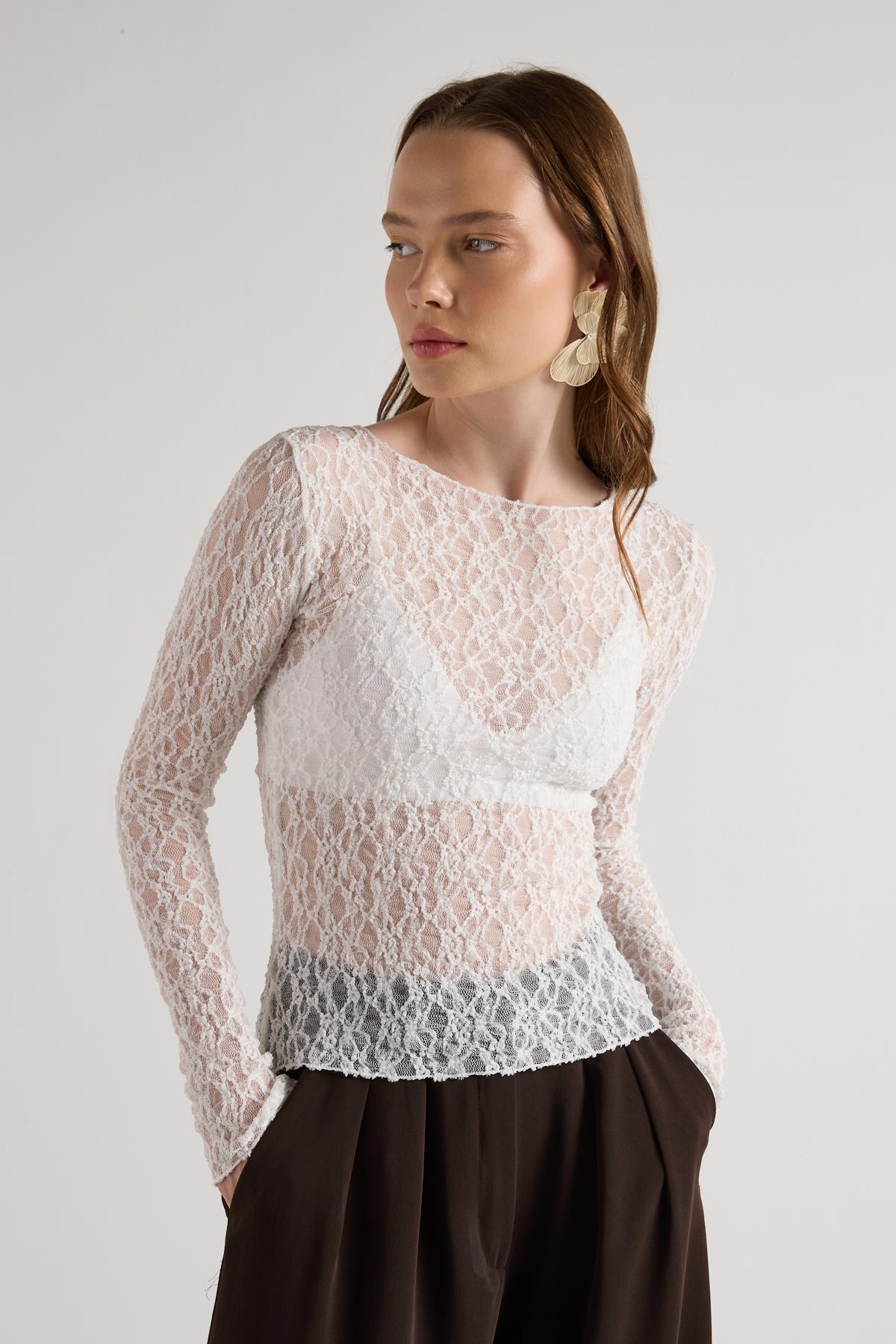 Kadın Ekru Transparan Dantel Kısa Likralı Bluz 30051