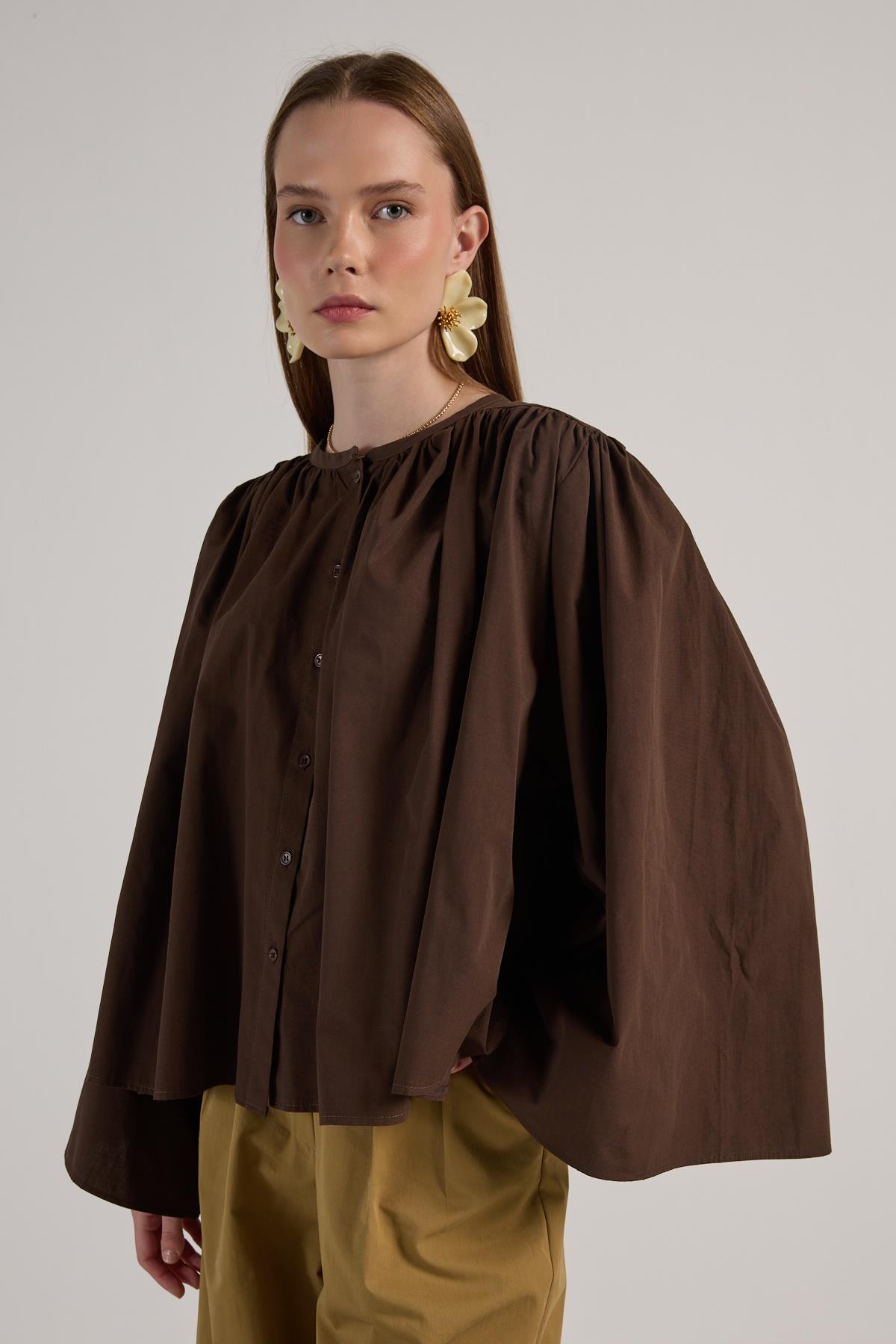 Kadın Kahve Büzgülü Oversize Tasarım Gömlek 30018