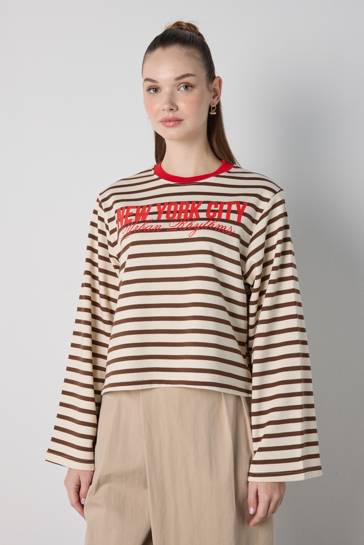 Kadın Kahverengi Crop Geniş Kol Oversize Baskılı Çizgili Sweatshirt 32078