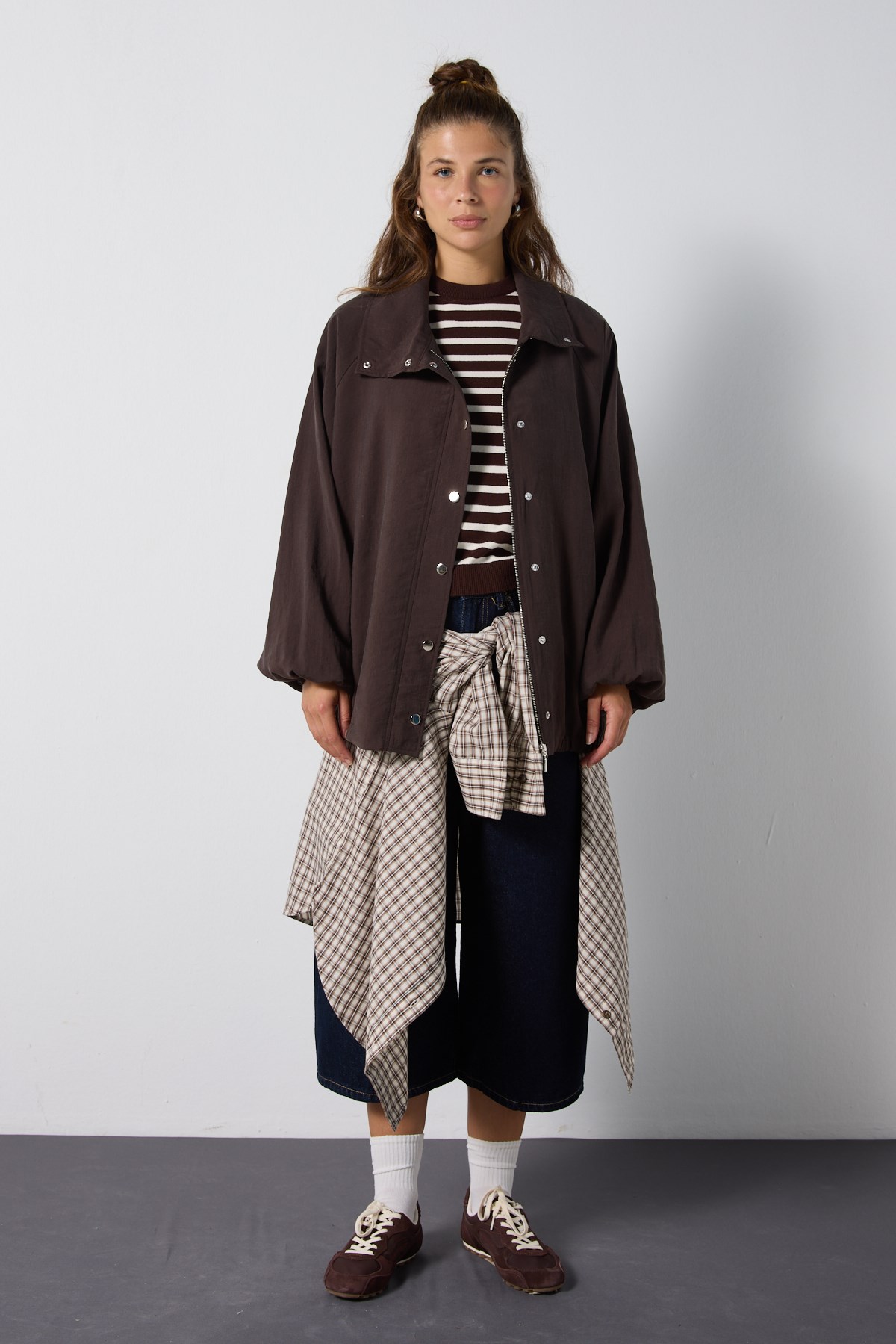 Kadın Kahverengi Dik Yaka Oversize Modal Astarlı Trençkot 32006