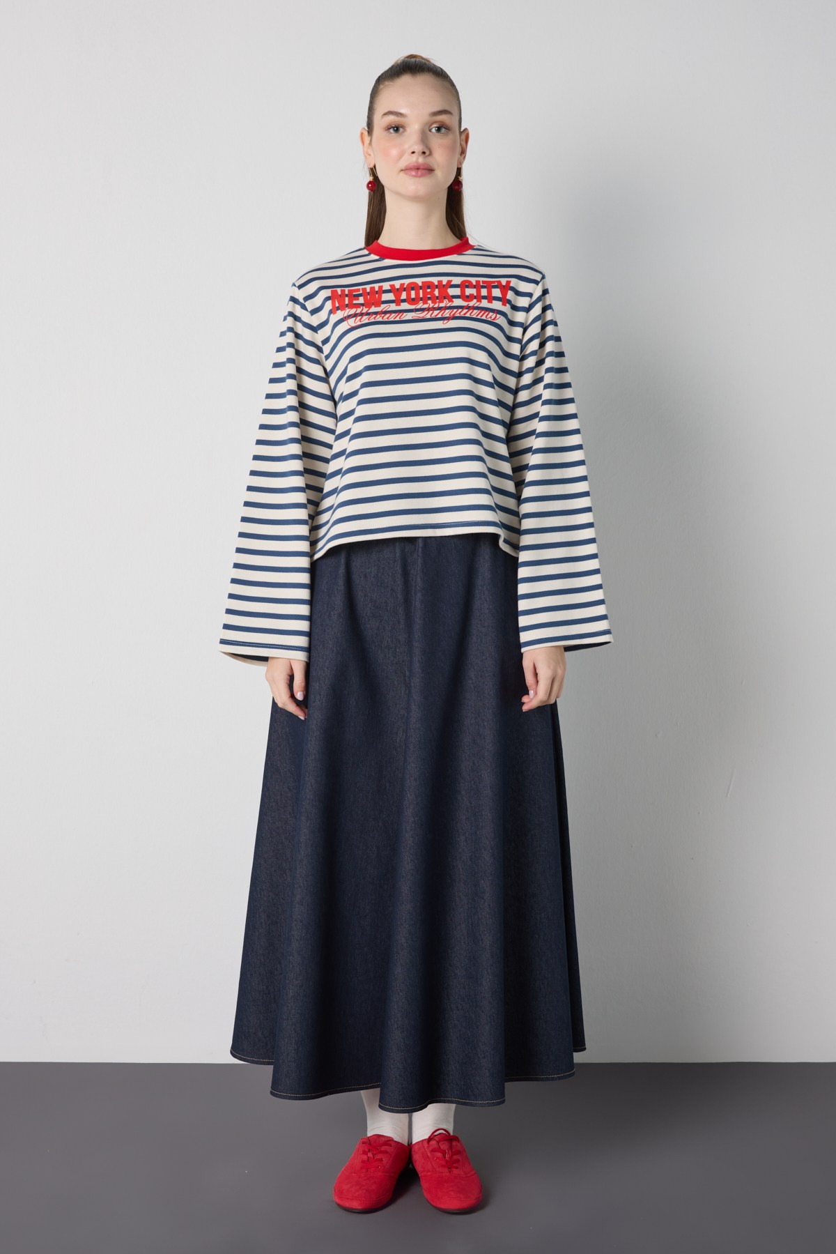 Kadın Lacivert Crop Geniş Kol Oversize Baskılı Çizgili Sweatshirt 32078