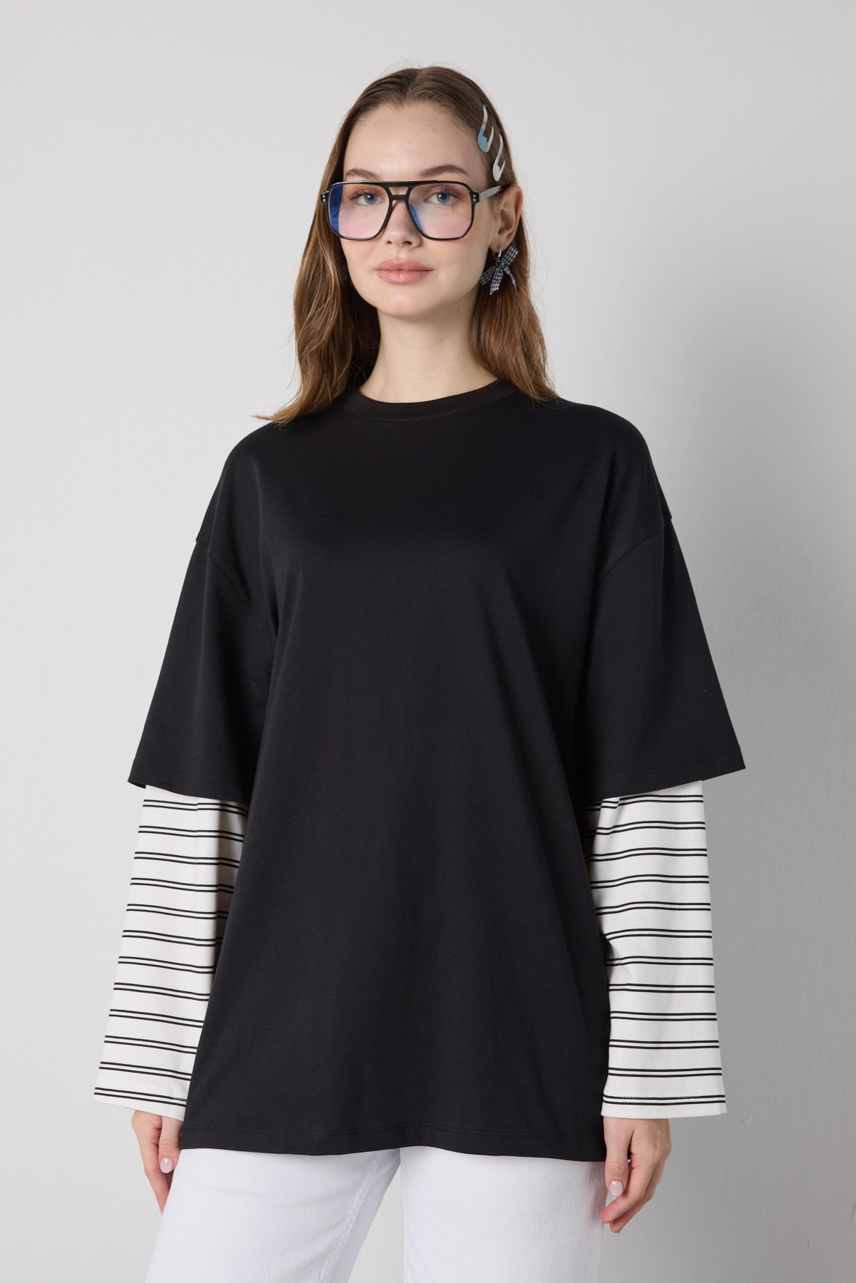 Kadın Siyah Bisiklet Yaka Çift Katlı Kolları Çizgili Oversize T-shirt 32100