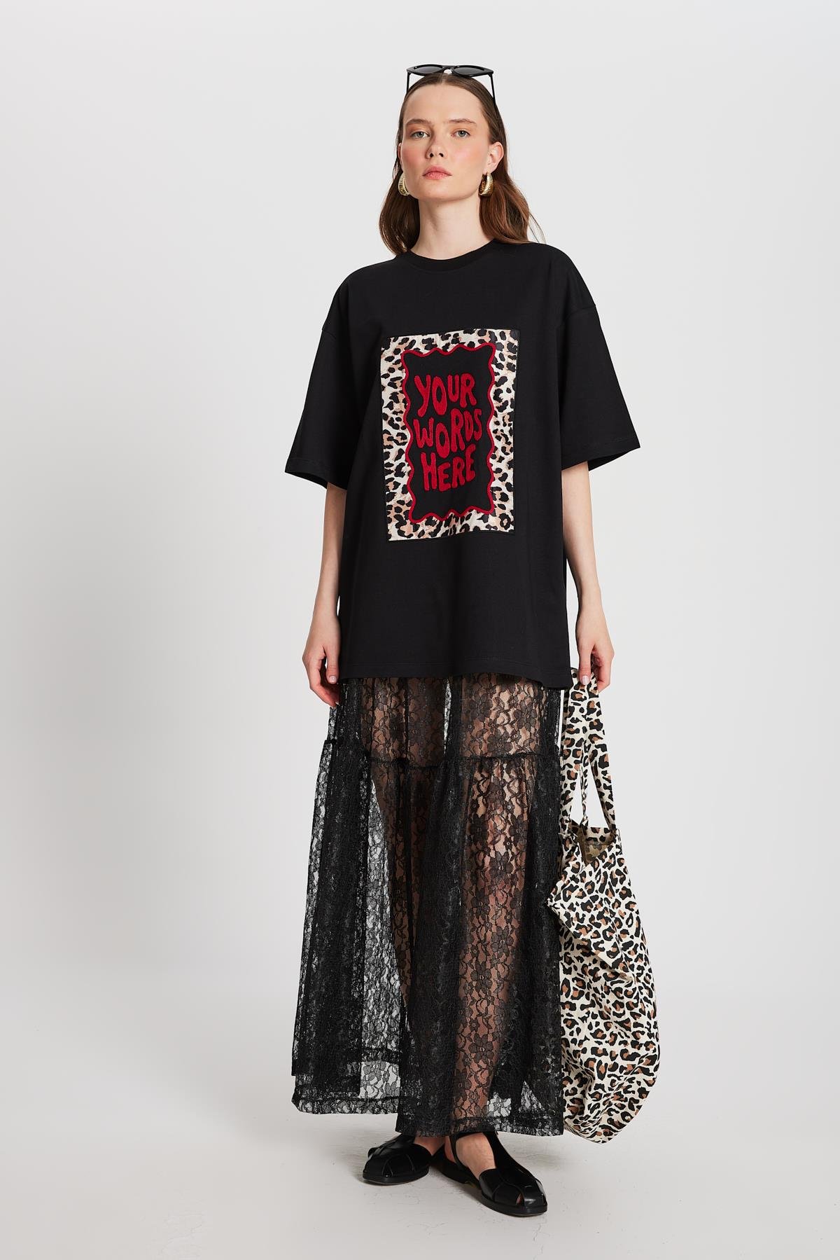 Kadın Siyah Oversize Nakışlı T-shirt 29160