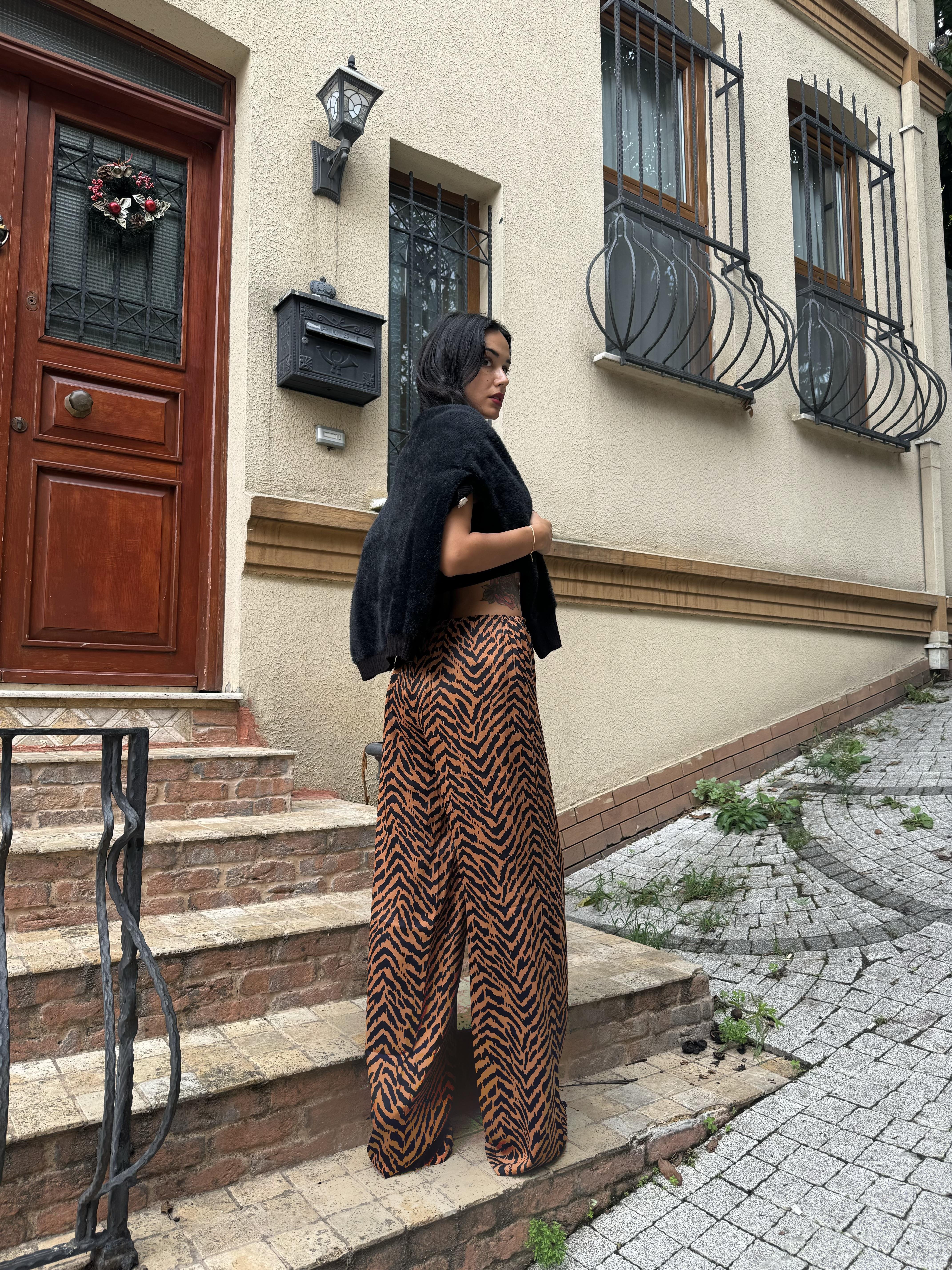 Kahve Floş Saten Zebra Desen Pantolon