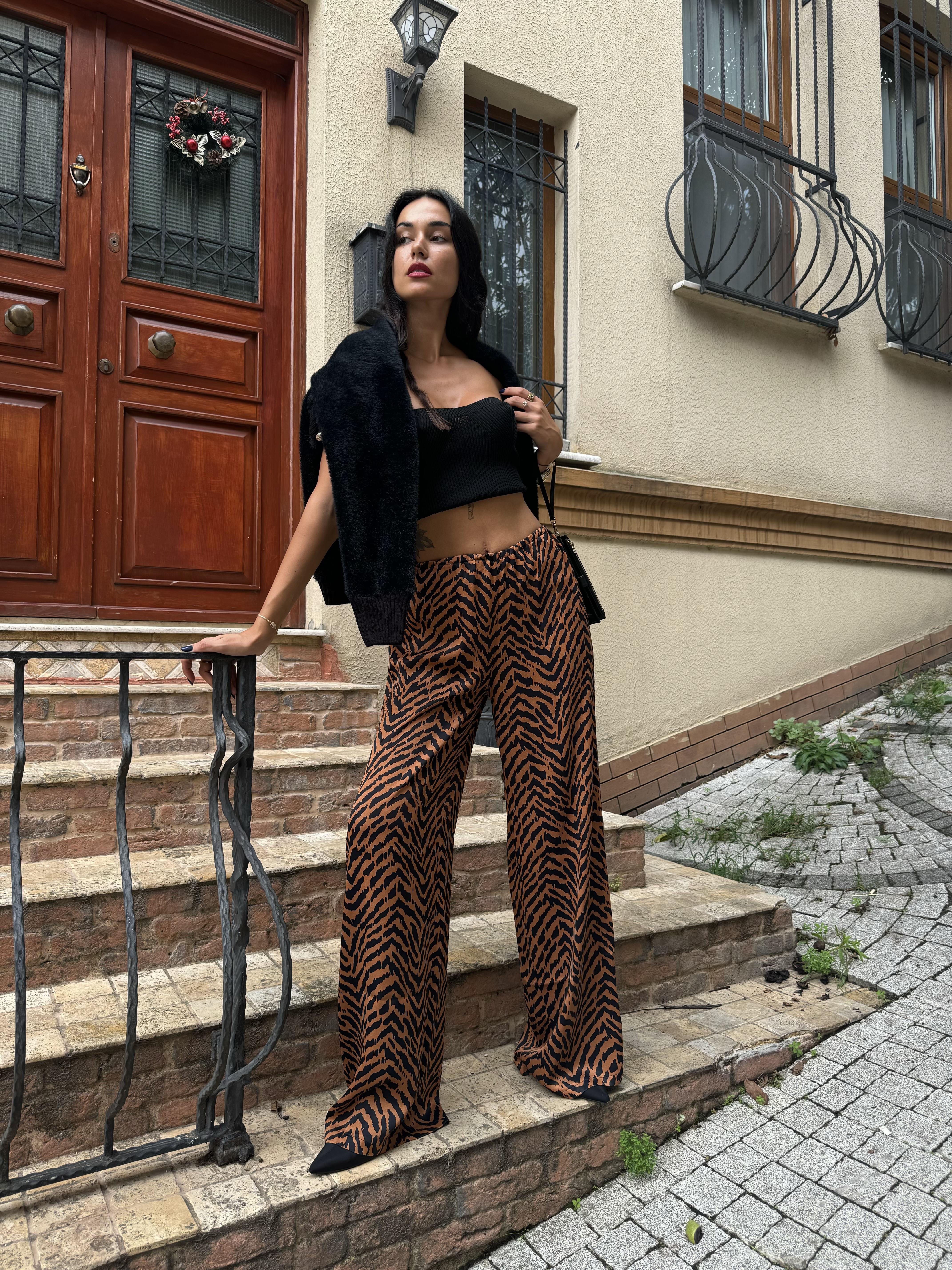 Kahve Floş Saten Zebra Desen Pantolon