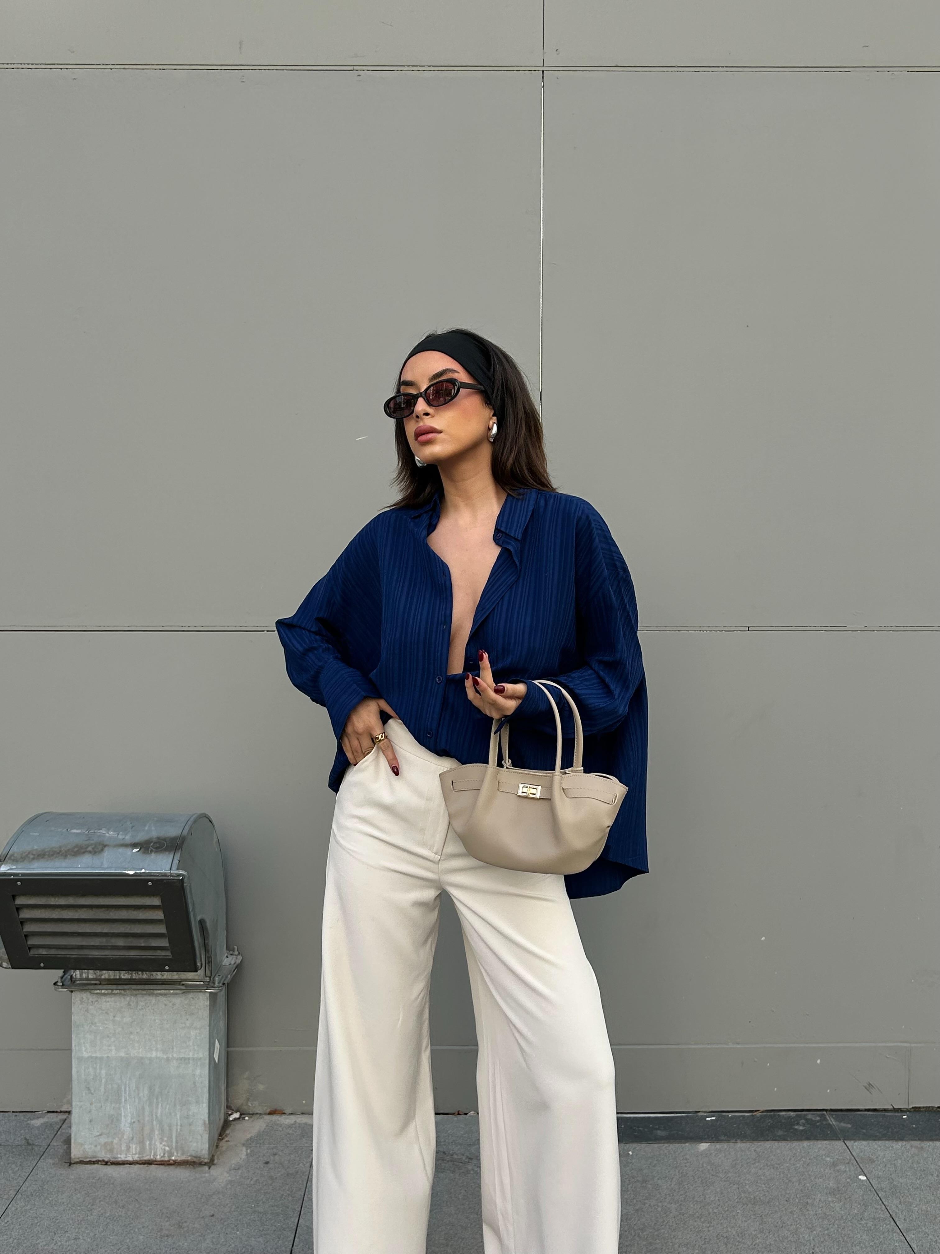 Lacivert Oversize Geniş Manşetli Kadın Gömlek 27384