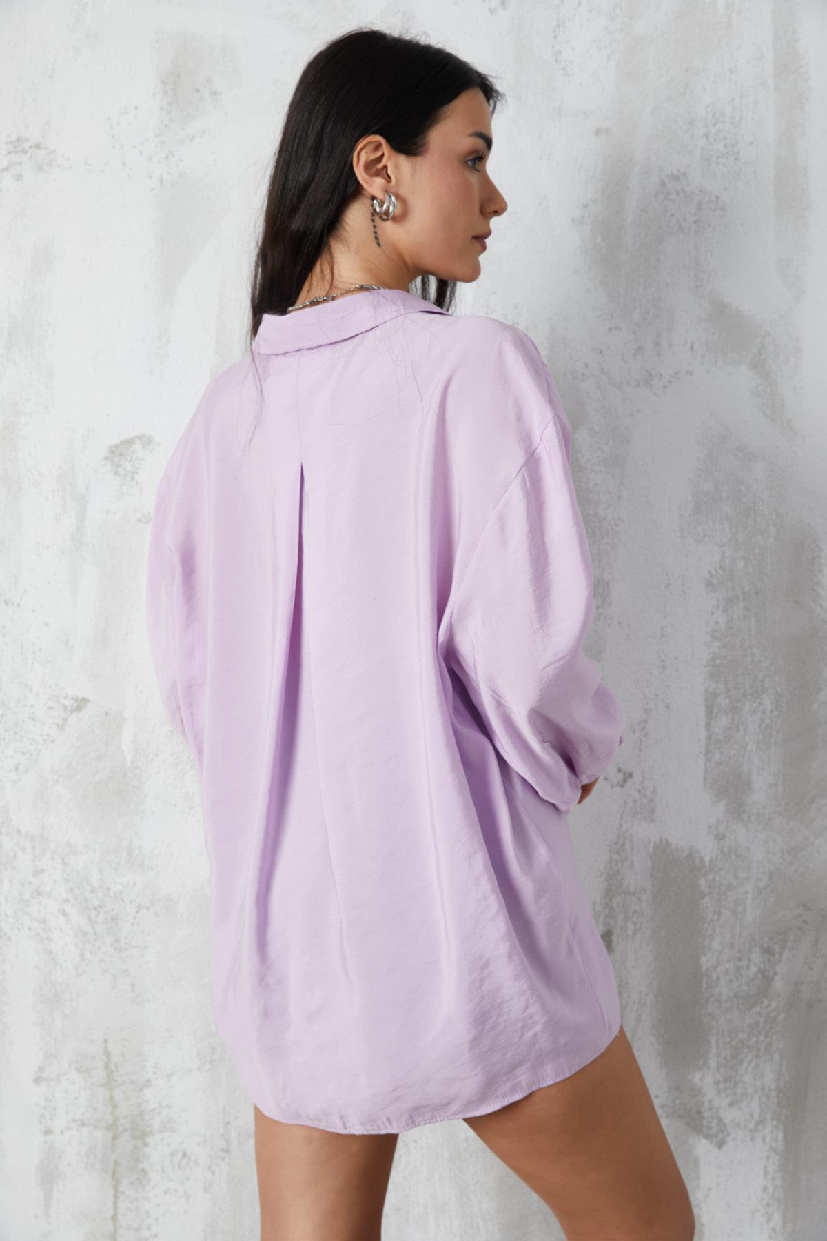 Lila Düşük Omuzlu Cep Detaylı Oversize Gömlek Lila Düşük Omuzlu Cep Detaylı Oversize Gömlek
