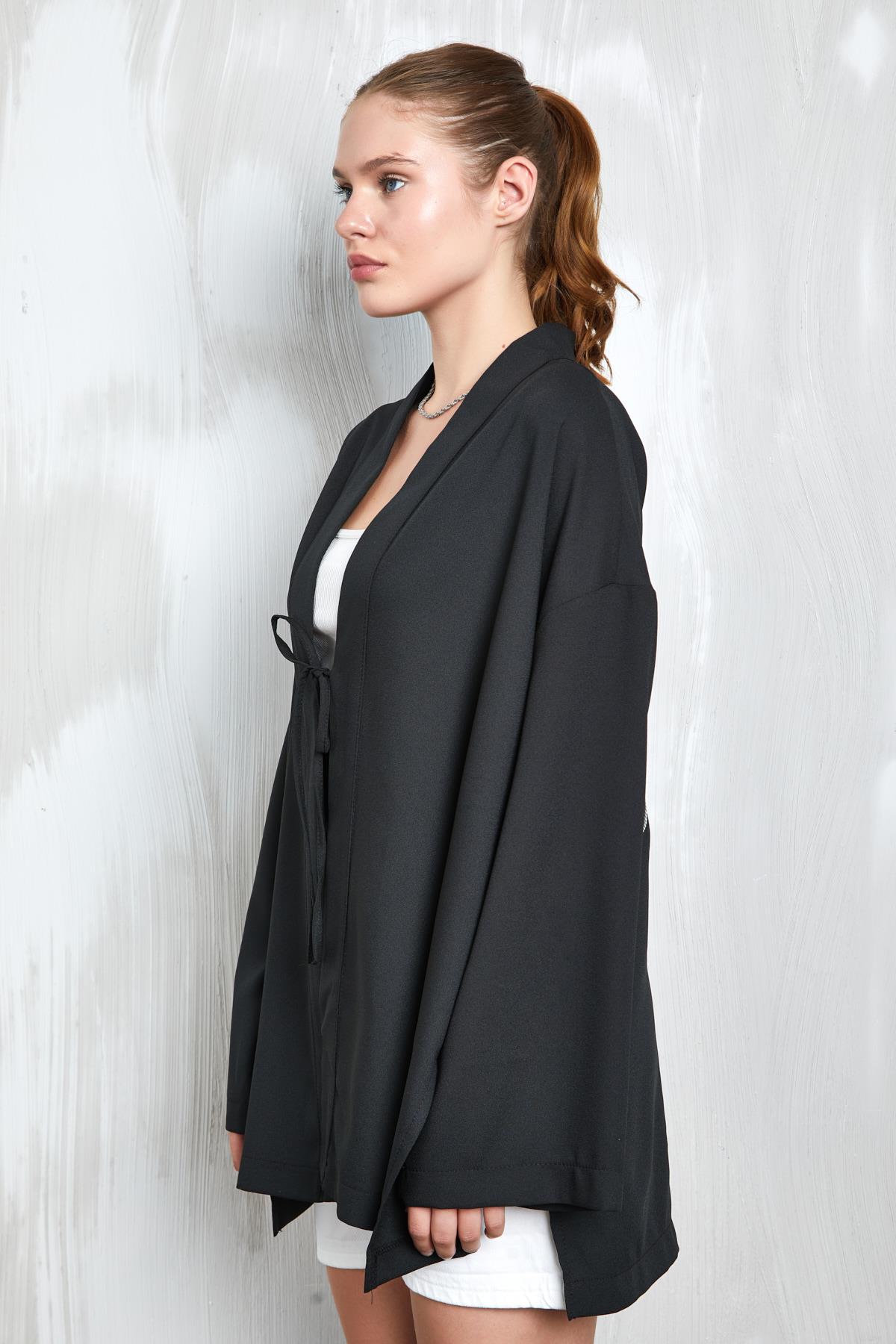 Siyah Sırtı Pul Nakışlı Önden Bağlamalı Kimono 27315 Siyah Sırtı Pul Nakışlı Önden Bağlamalı Kimono 27315
