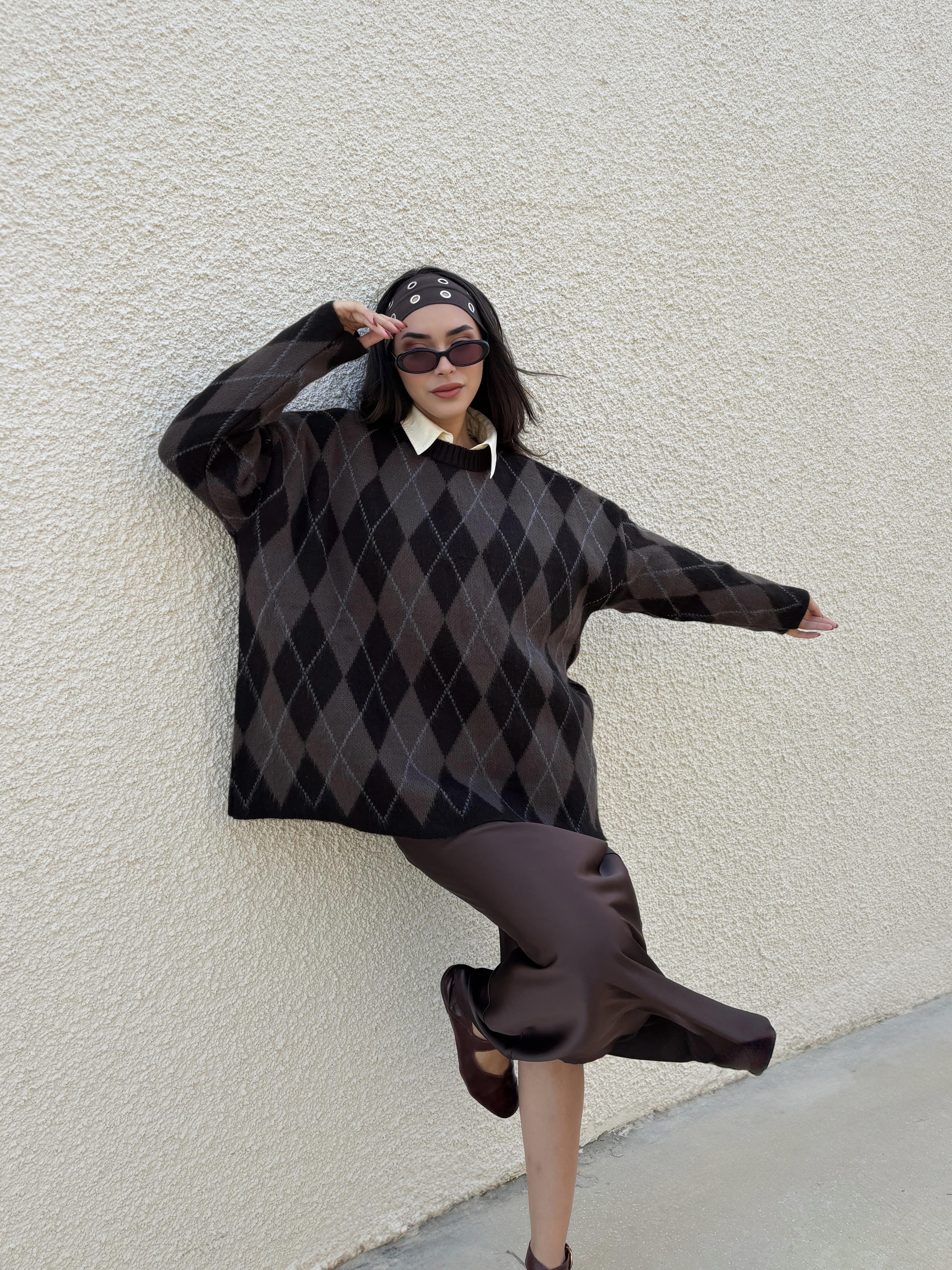 Kadın Acı Kahve Oversize Şardonlu Ekoseli Yumoş Kazak 5581