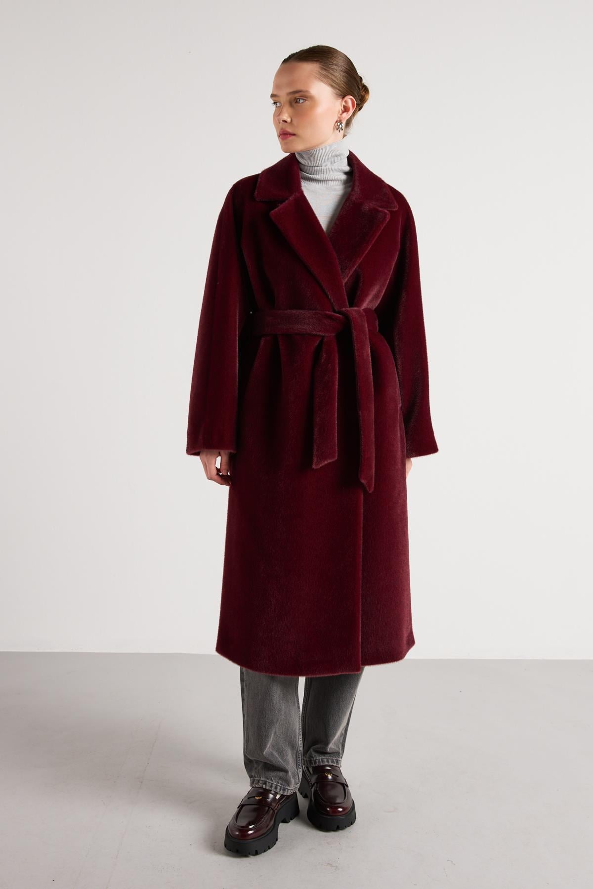 Kadın Bordo Kısa Peluş Astarlı Kemerli Uzun Tasarım Kaban 30043