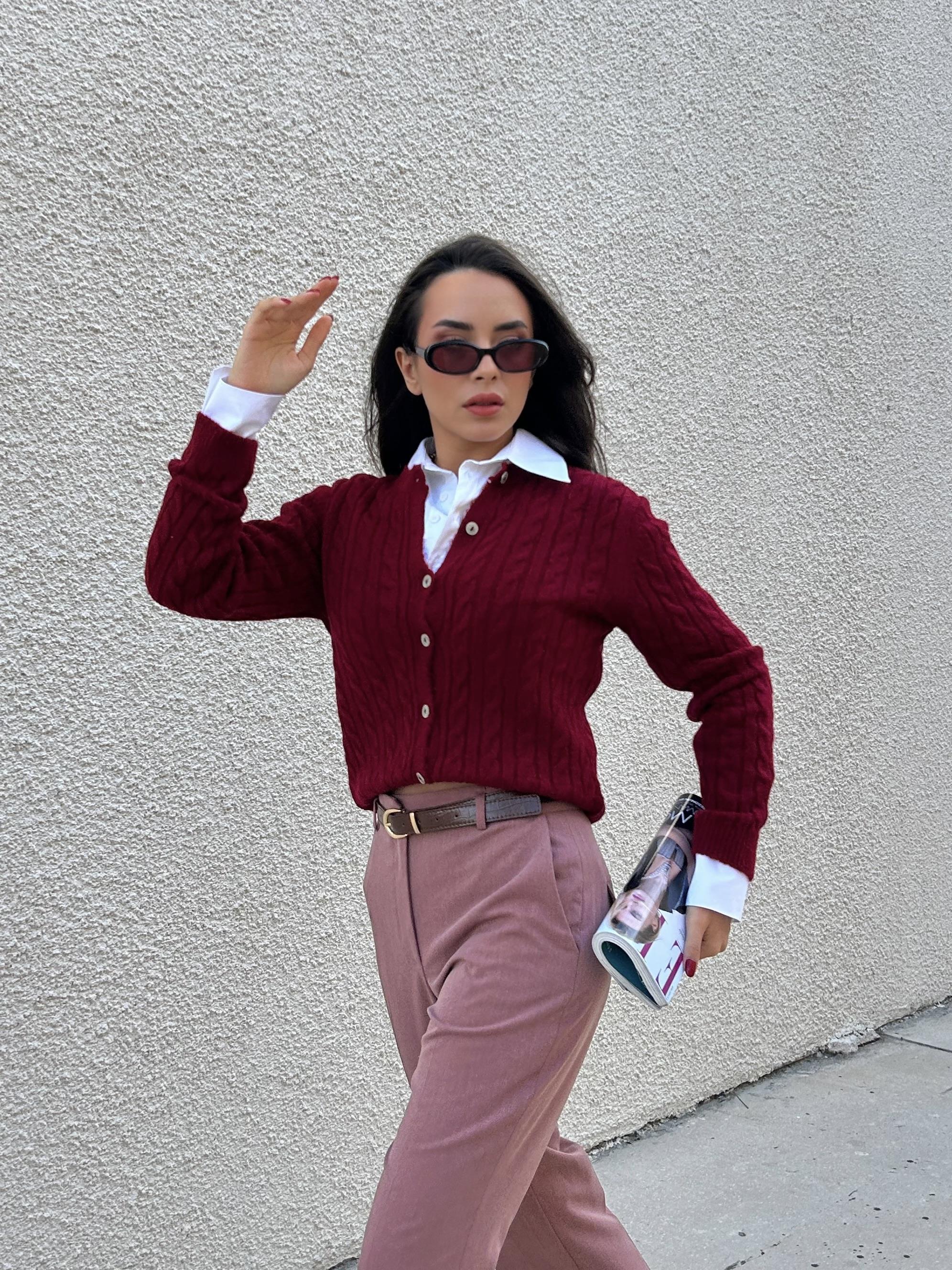 Kadın Bordo Saç Örgü Taş Düğmeli Kısa Hırka 30033