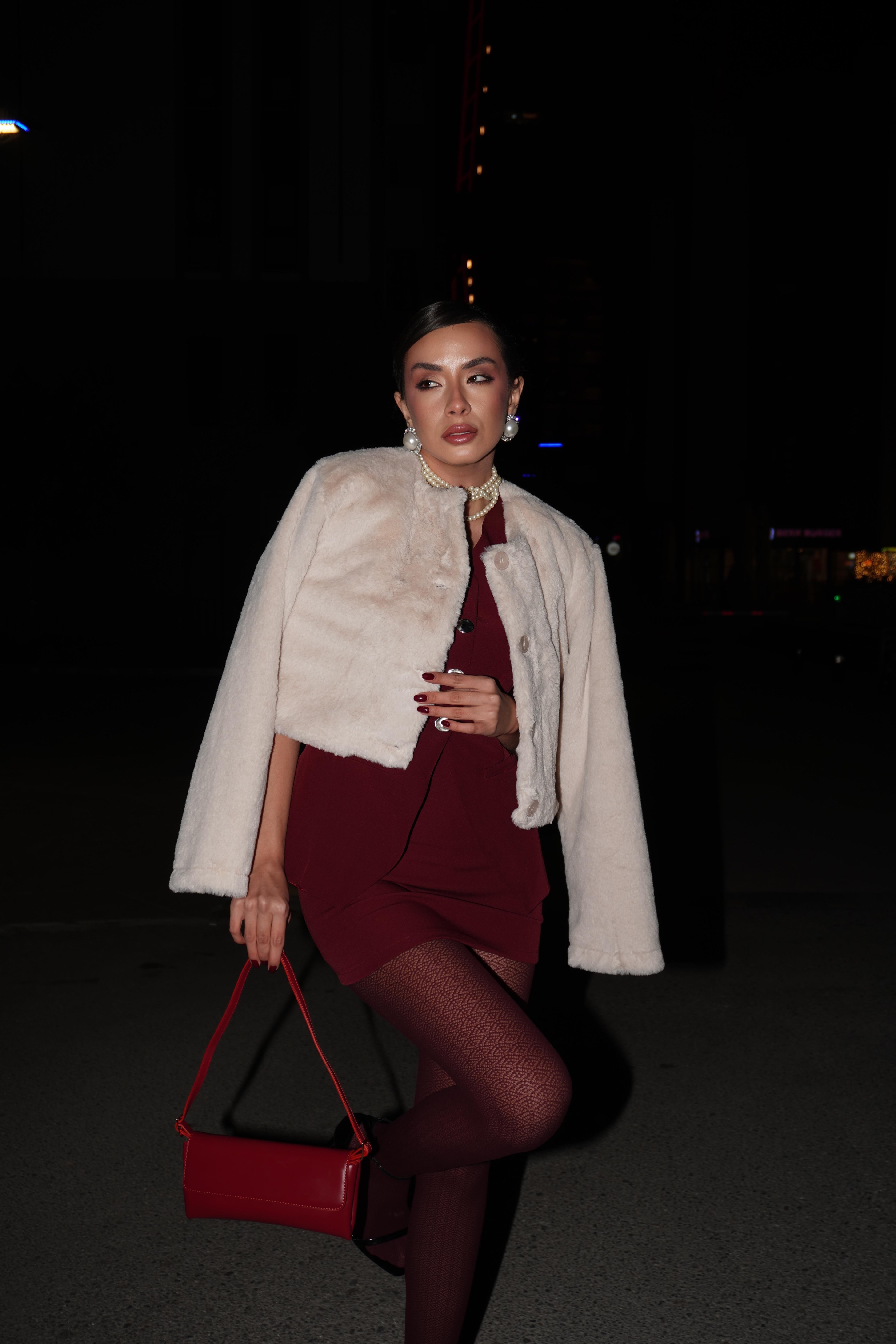 Kadın Ekru Astarlı Yakasız Kısa Kürk Kaban 28363