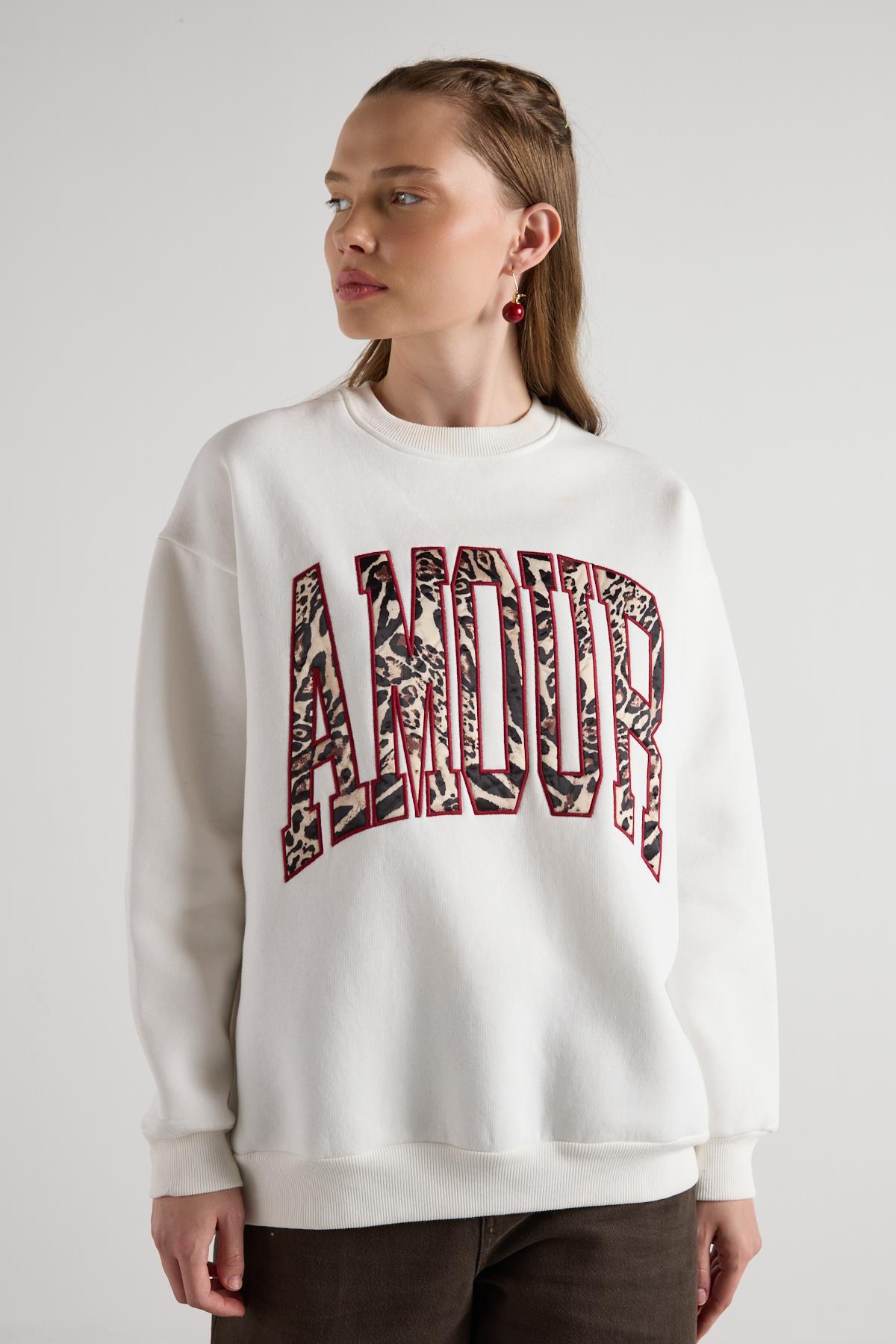 Kadın Ekru  Leopar Nakışlı Oversize Şardonlu Sweatshirts 30064