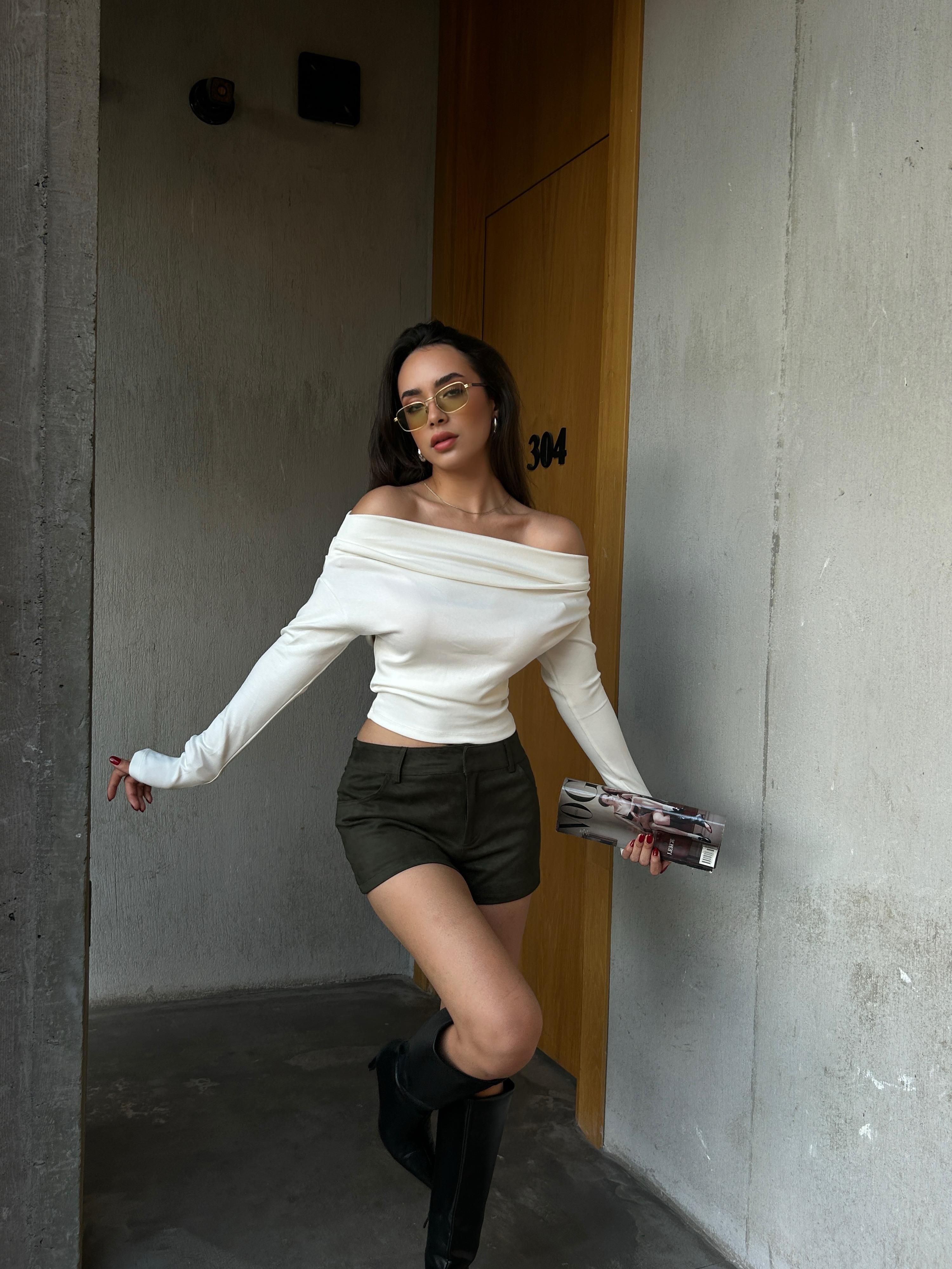 Kadın Ekru Uzun Kollu Düşük Omuz Bluz 30079