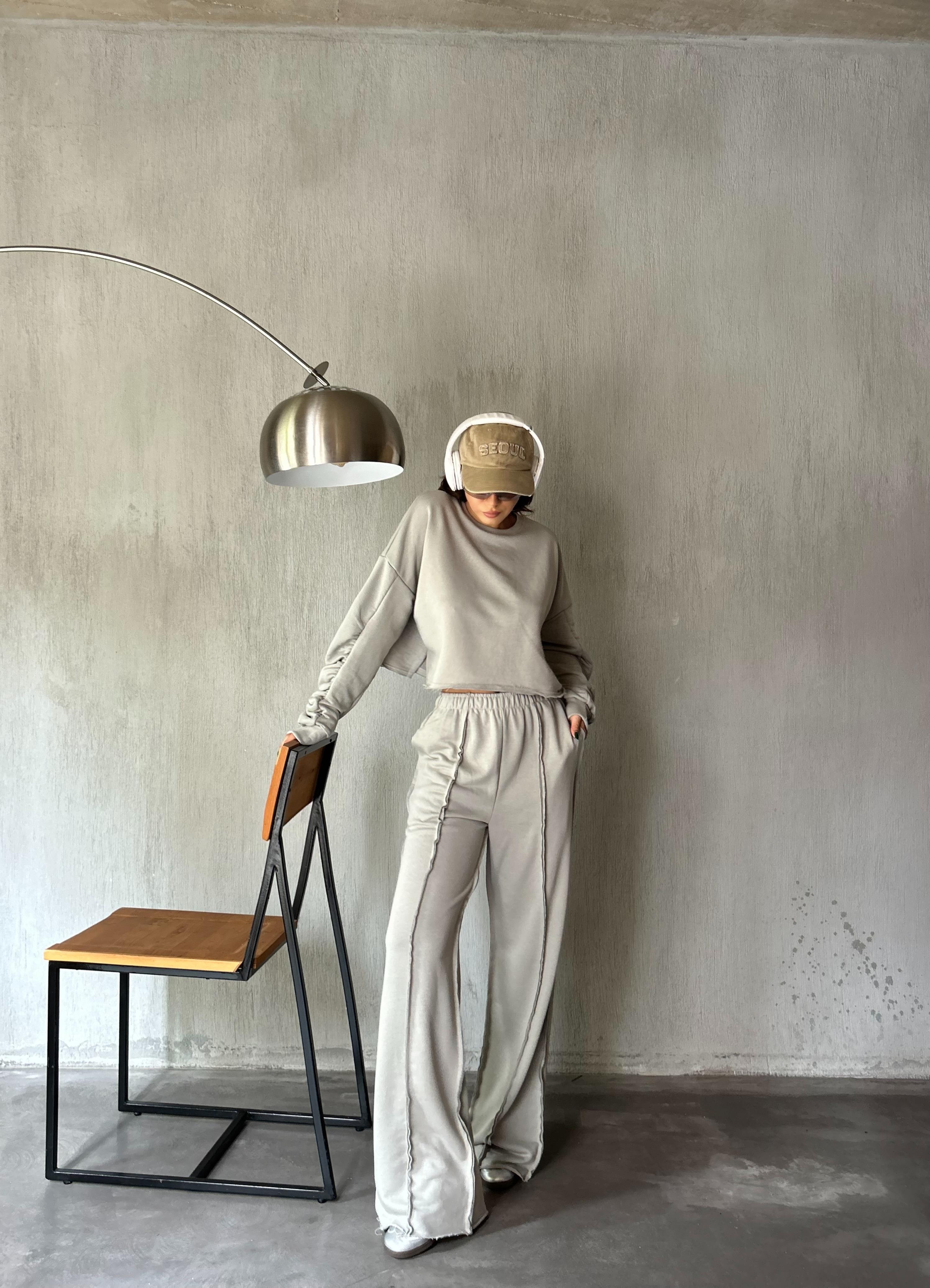 Kadın Gri Tasarım Sweatshirt ve Pis Dikiş Bol Kesim Şardonsuz Eşofman Alt/Üst Takım 28374