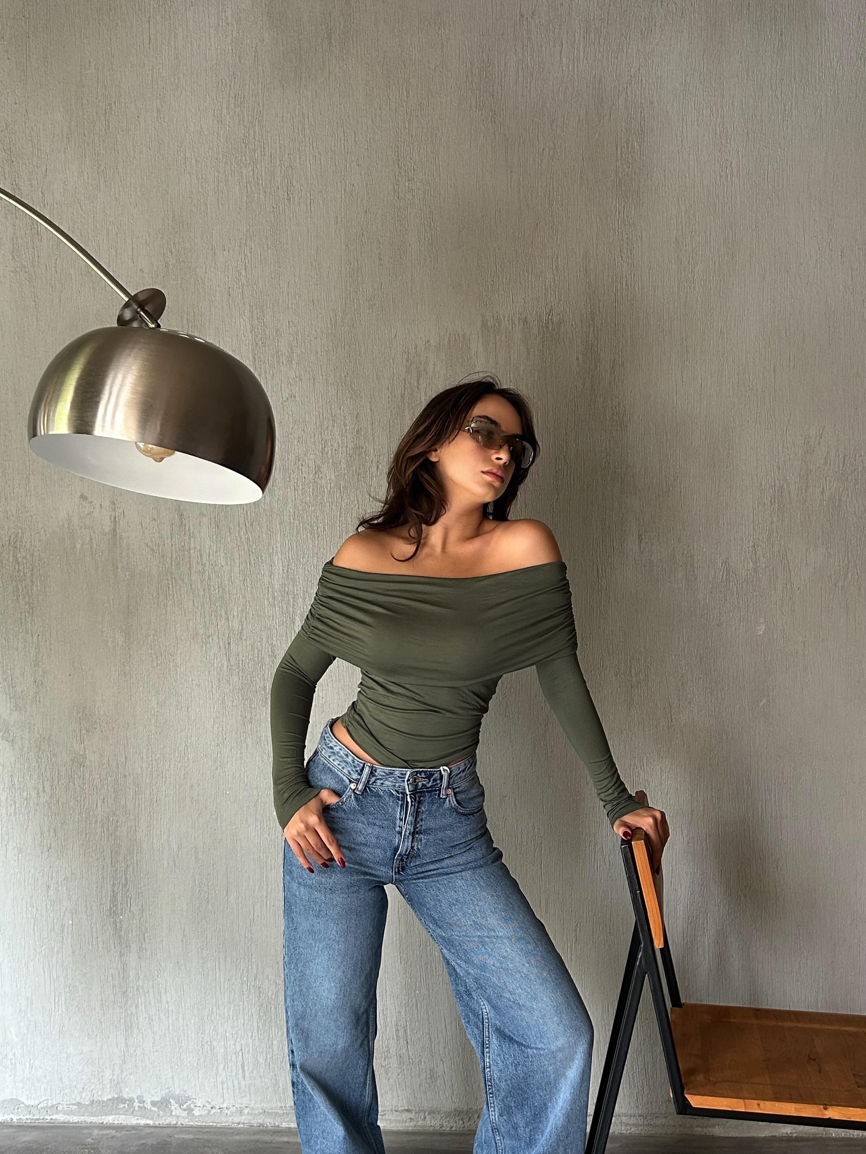 Kadın Haki Madonna Yaka Likralı Viskon Uzun Kollu Bluz 28218